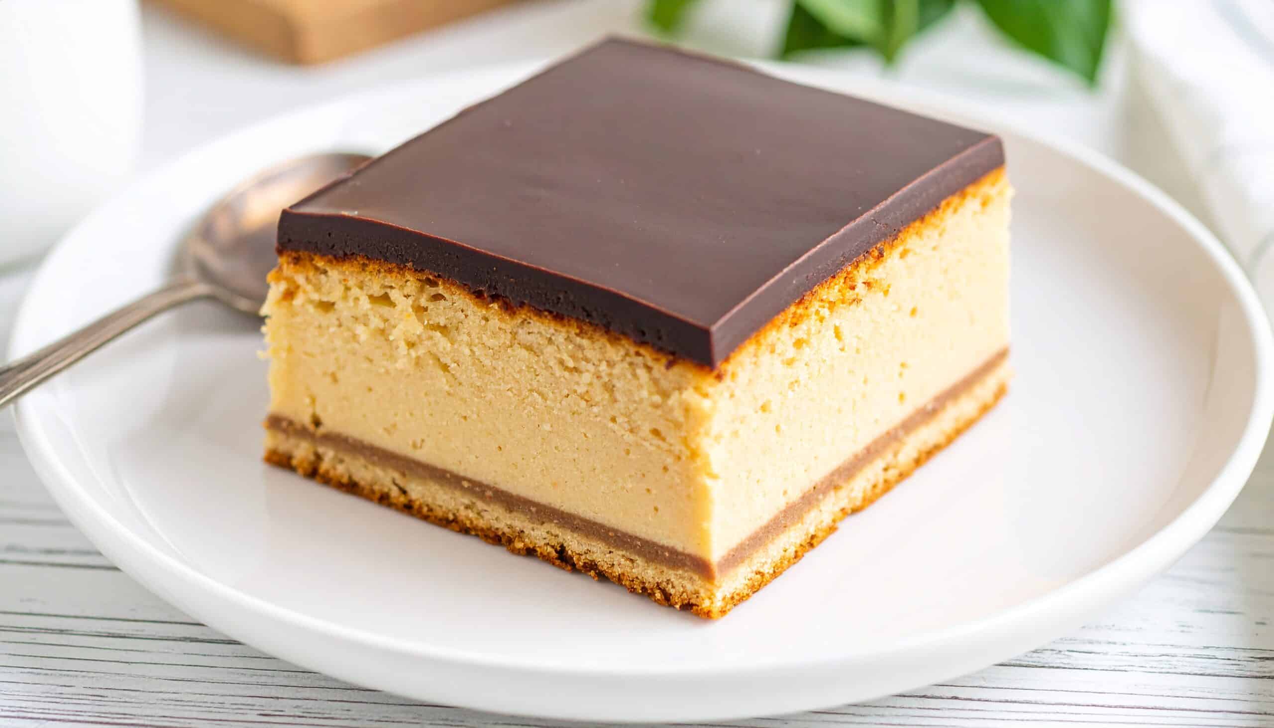 Ciasto z kaszą manną na talerzyku