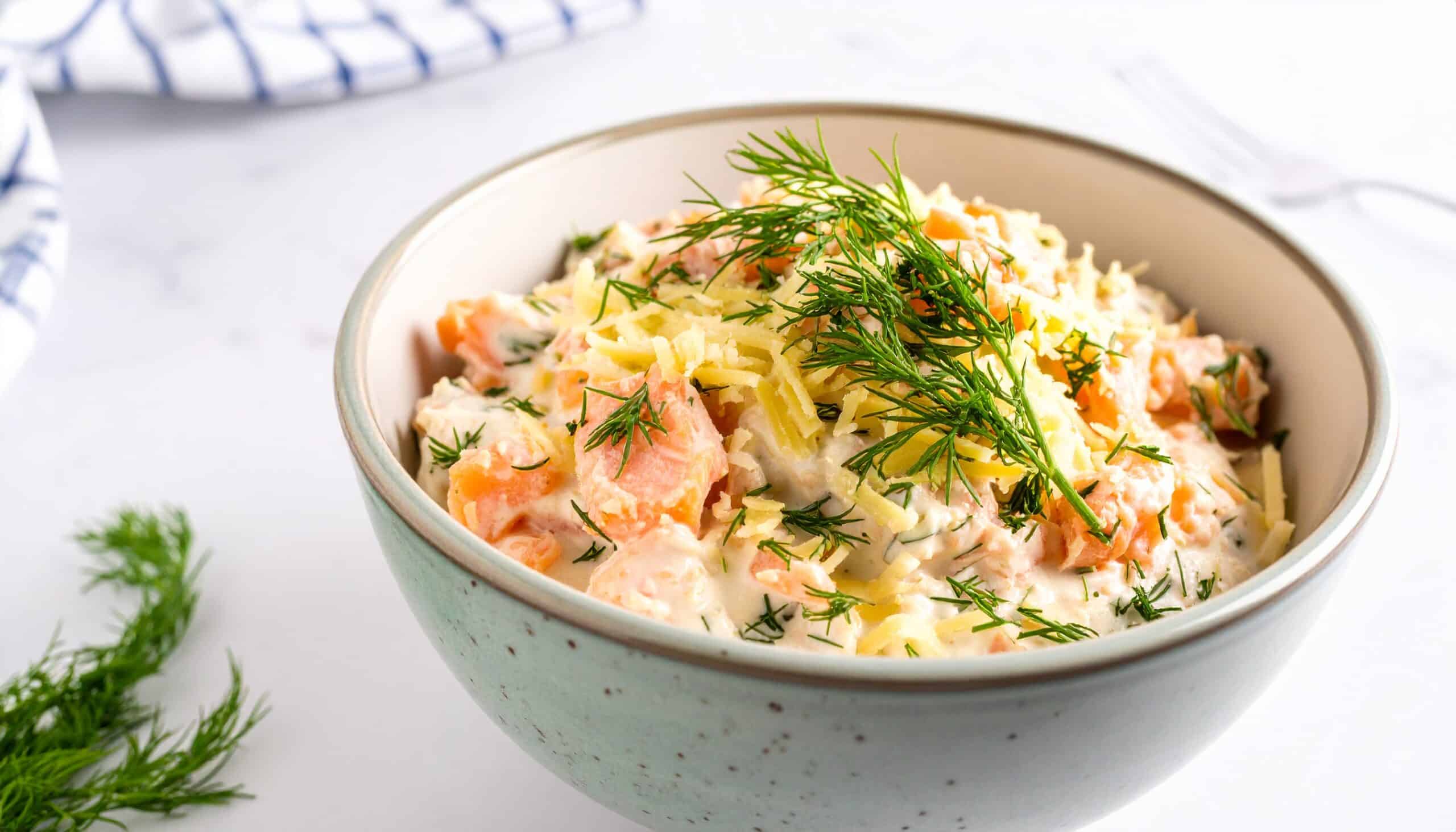 Pasta łososiowa z koperkiem i żółtym serem