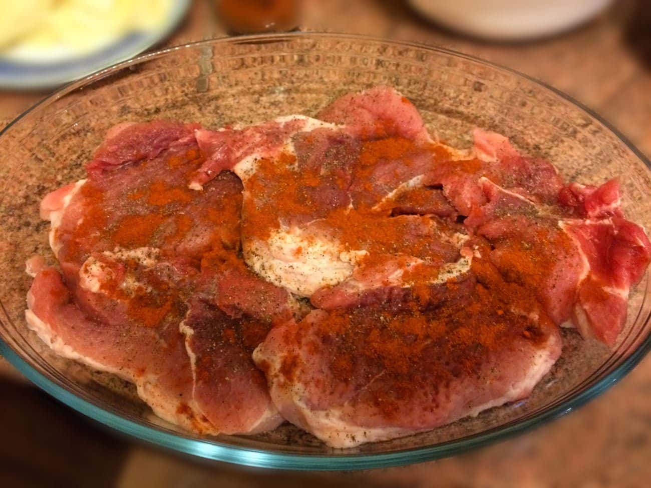 Zapiekana łopatka z cebulą i pieczarkami