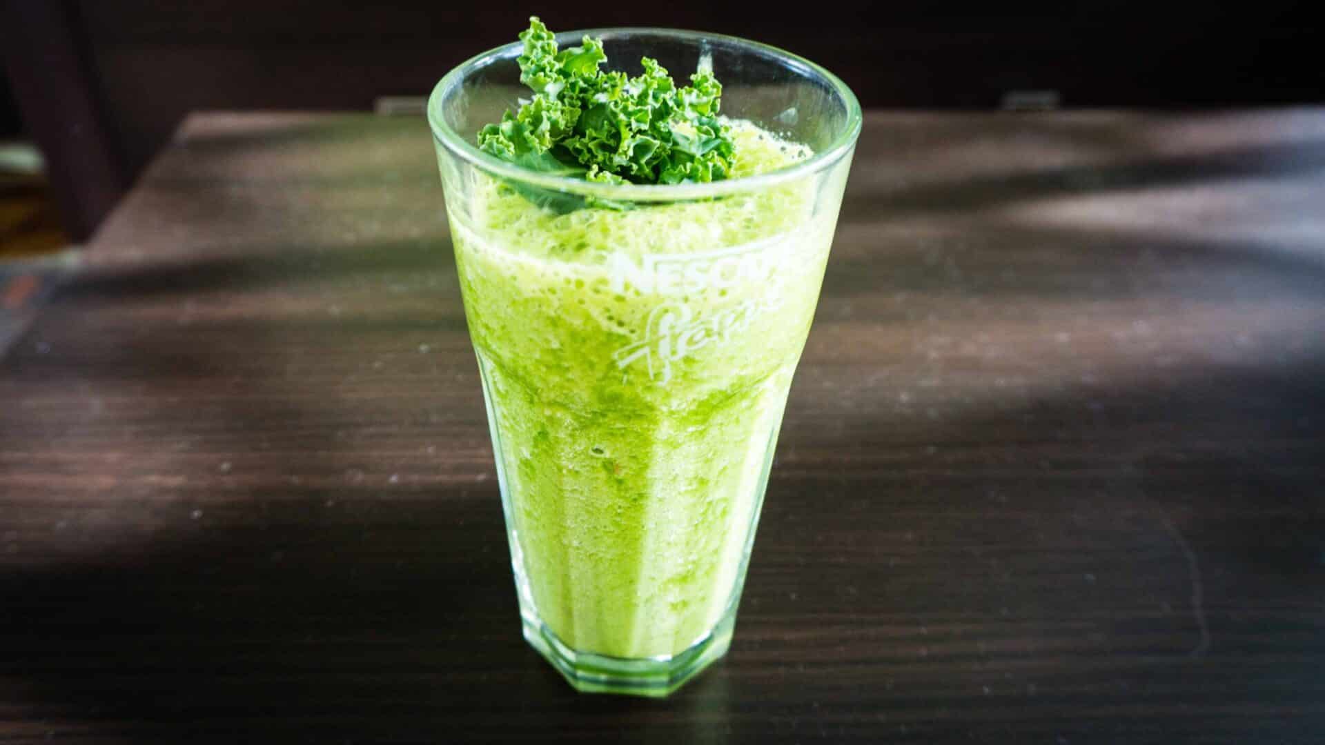 Smoothie z jarmużu 1 Smoothie z jarmużu