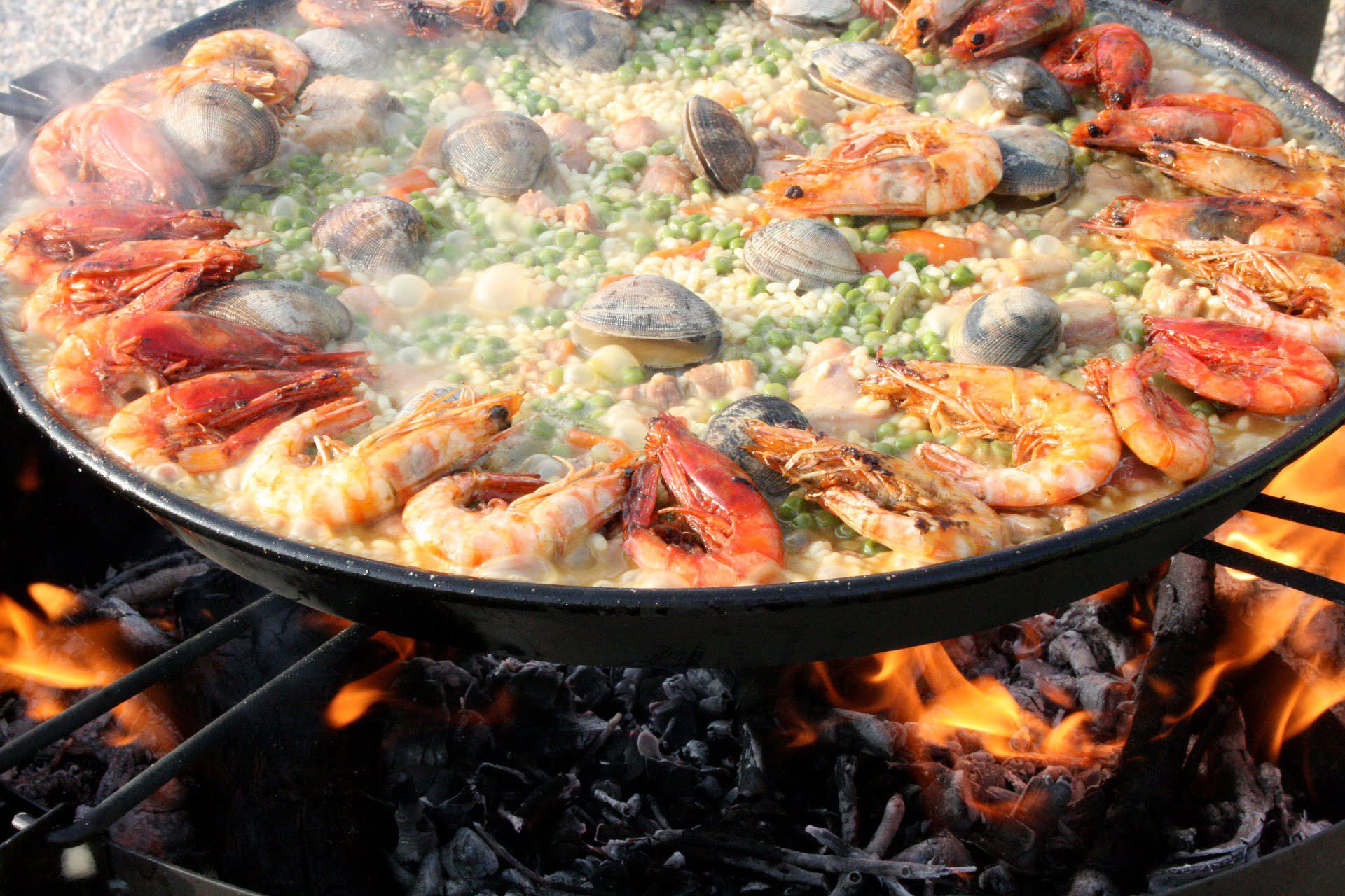 Paella z owocami morza