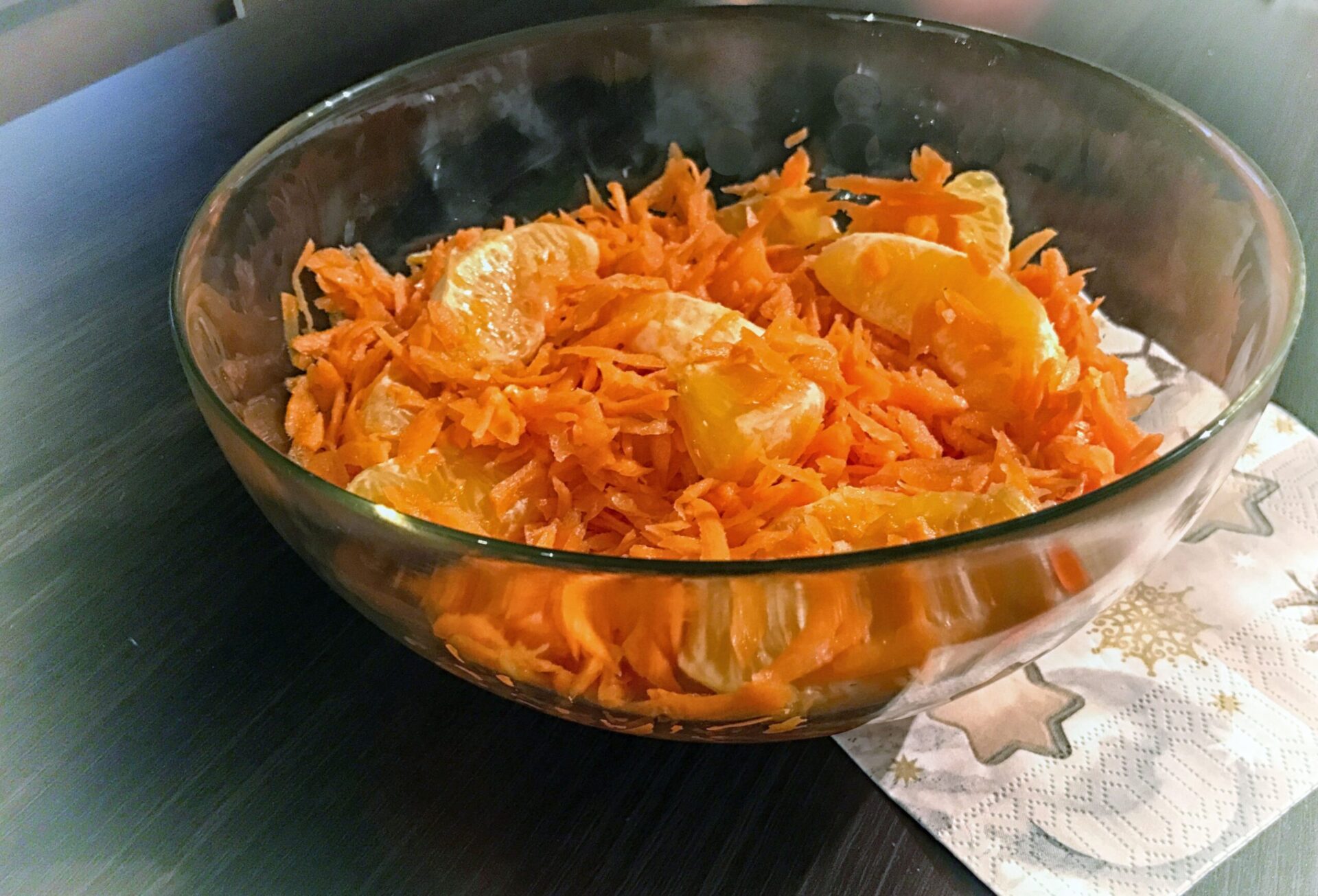 Surówka z marchewki i pomarańczy