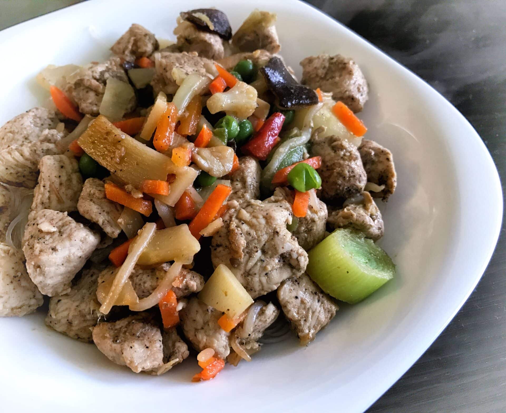 Filet z indyka z makaronem sojowym