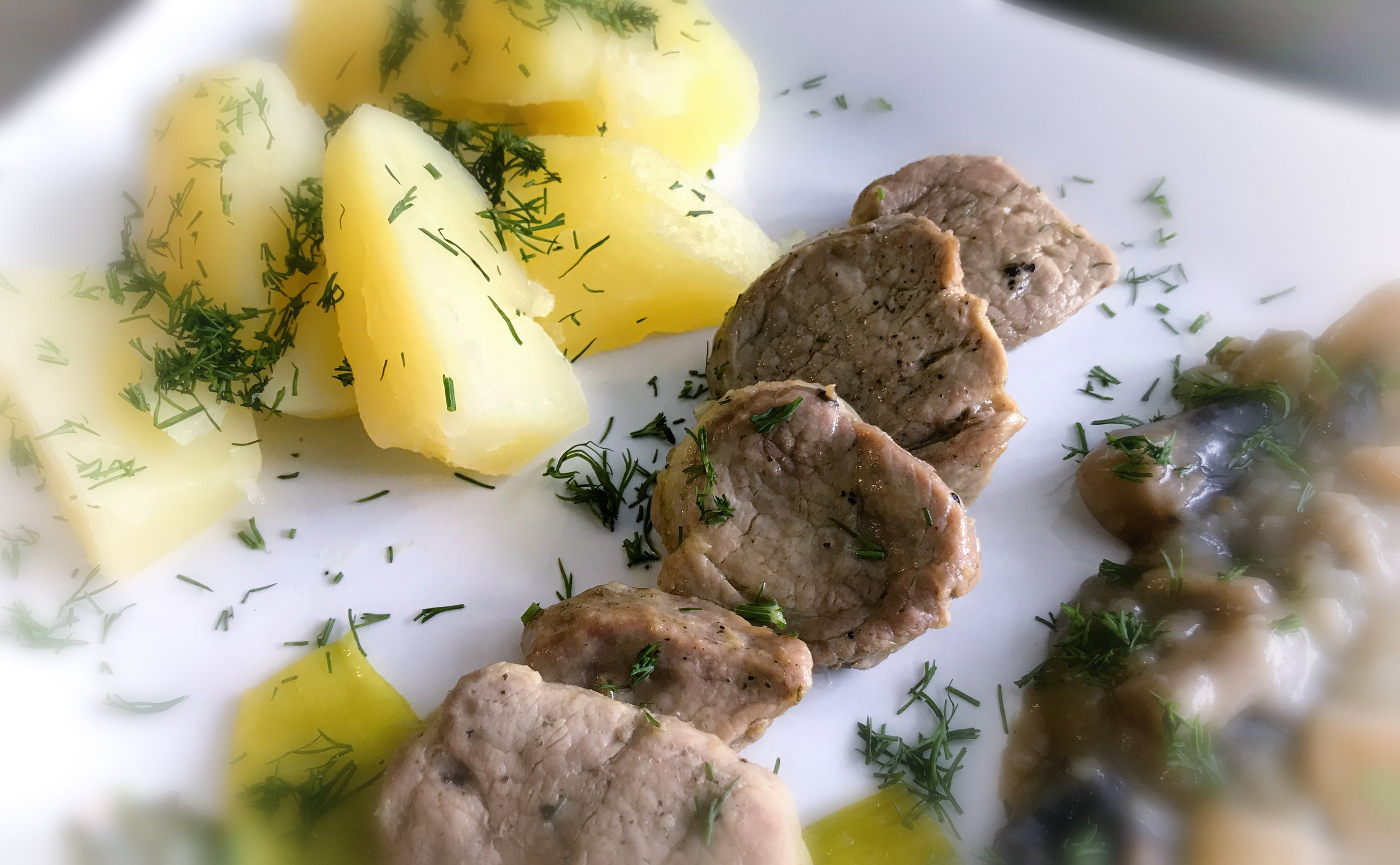 Polędwiczki wieprzowe z sosem pieczarkowym
