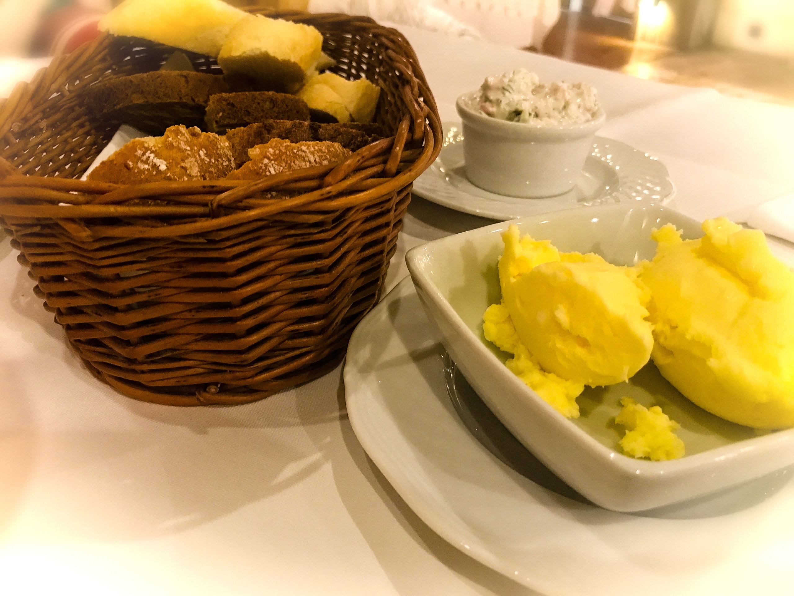 Chlebek z masełkiem śmietankowym