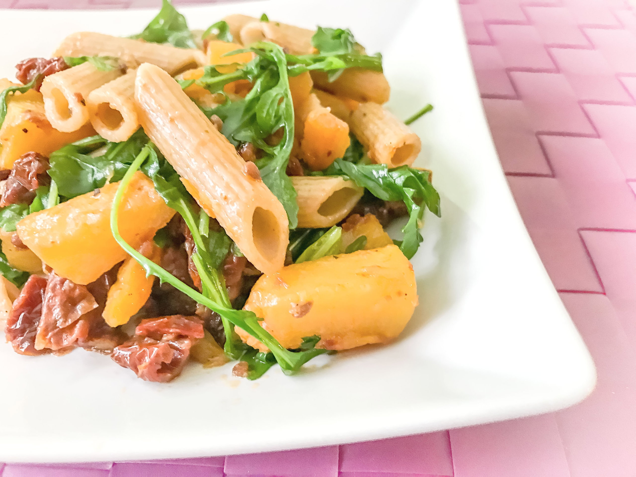 Makaron z dynią i suszonymi pomidorami