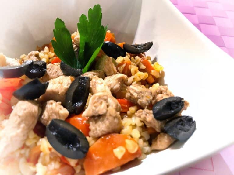 Kasza bulgur z warzywami i kurczakiem
