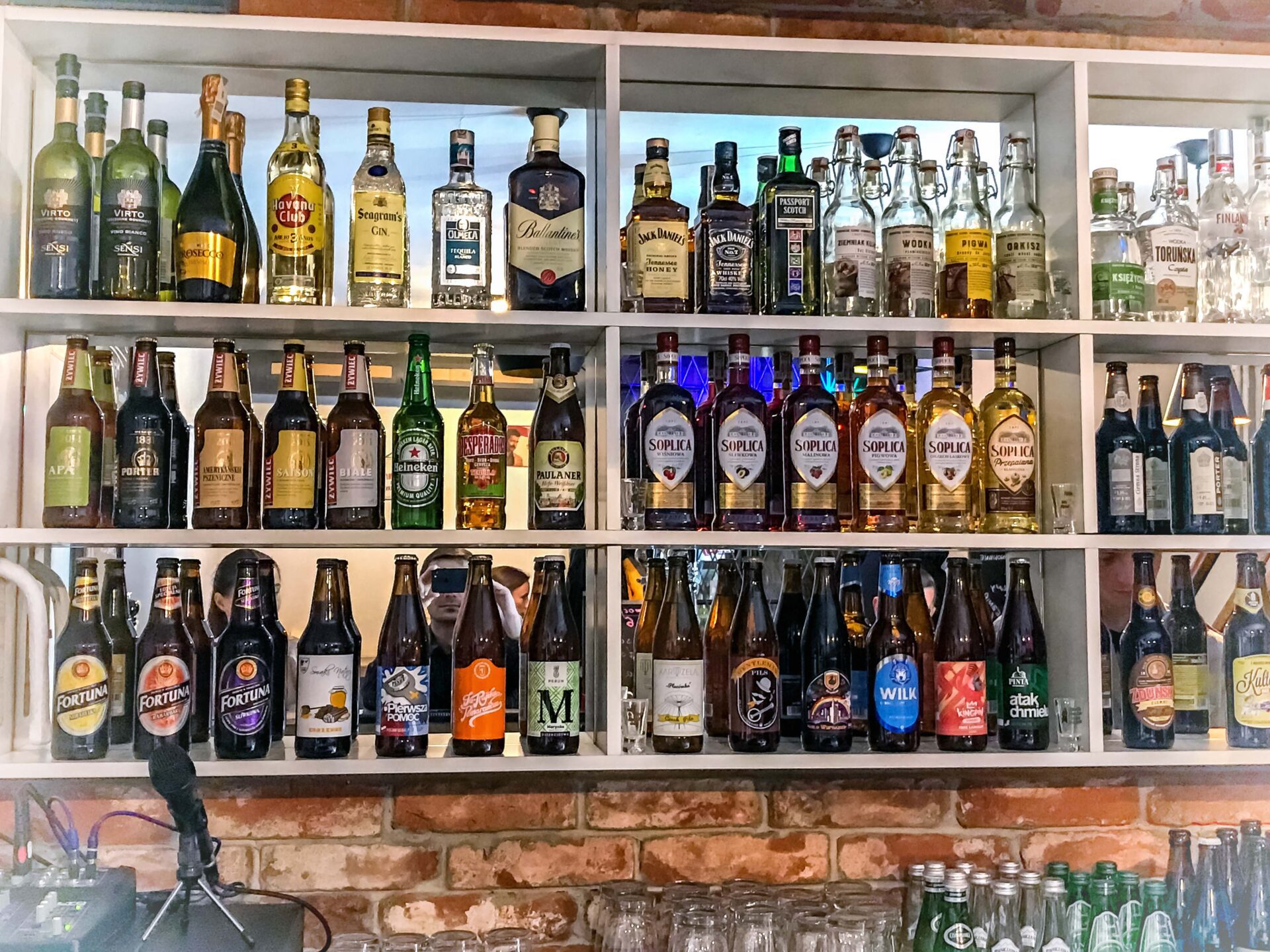 Bar Na Miodowej - pyszne domowe likiery i smaczne jedzenie