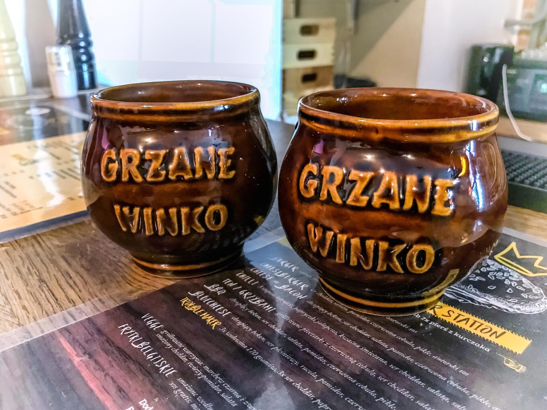 Bar Na Miodowej - pyszne domowe likiery i smaczne jedzenie
