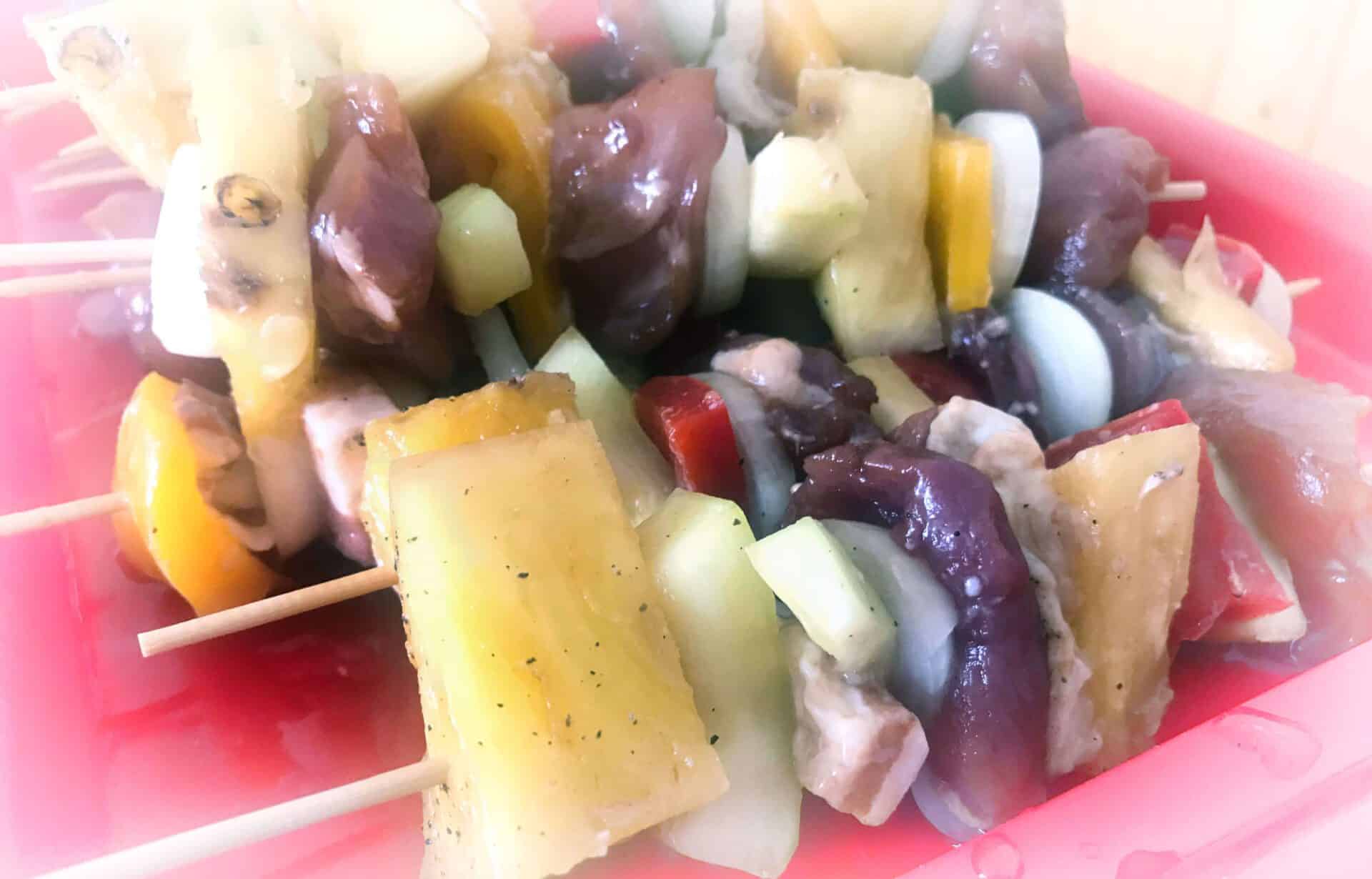 Szaszłyki z szynki w marynacie teriyaki