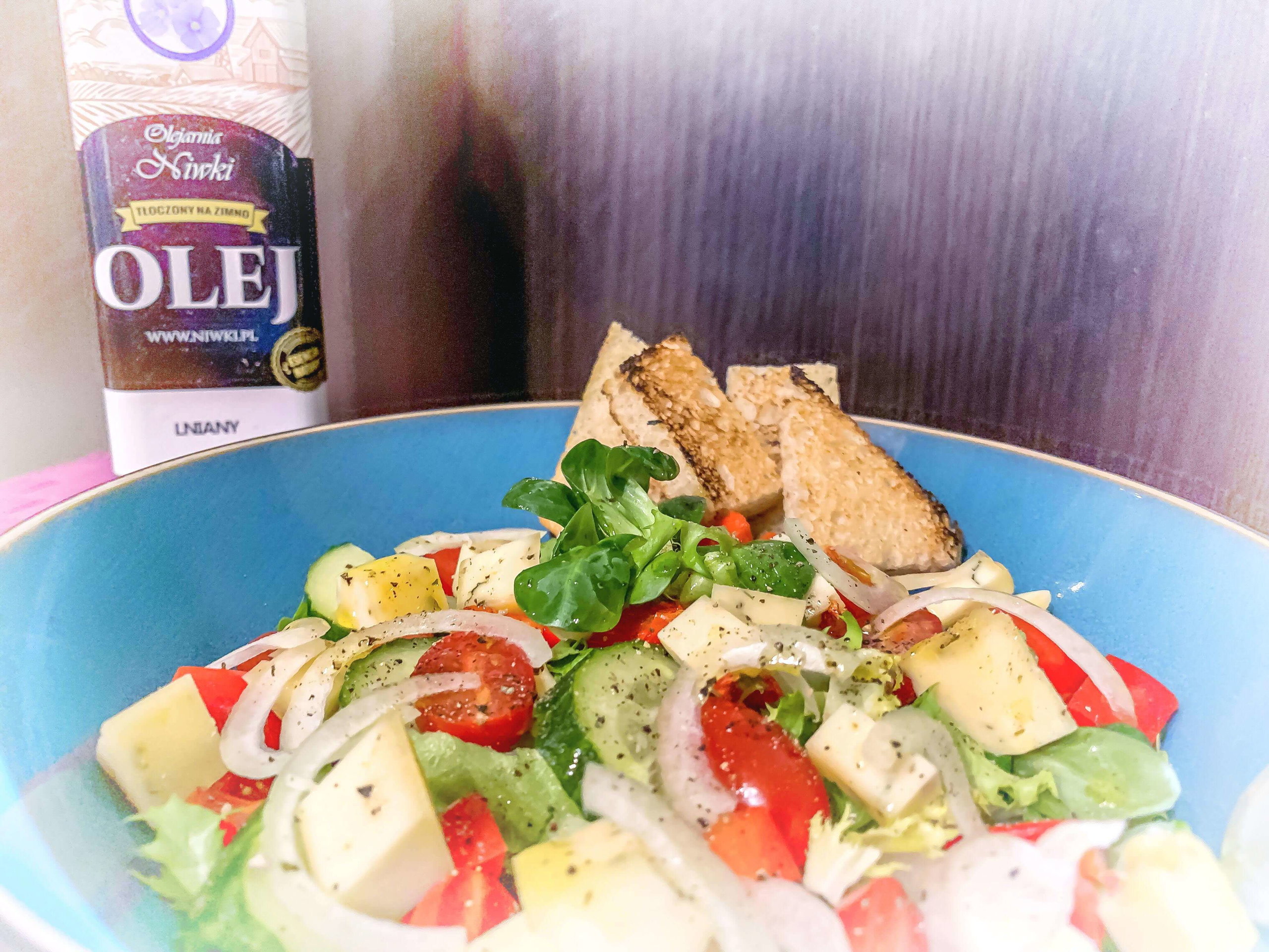 Zdrowa sałatka bogata w kwasy omega