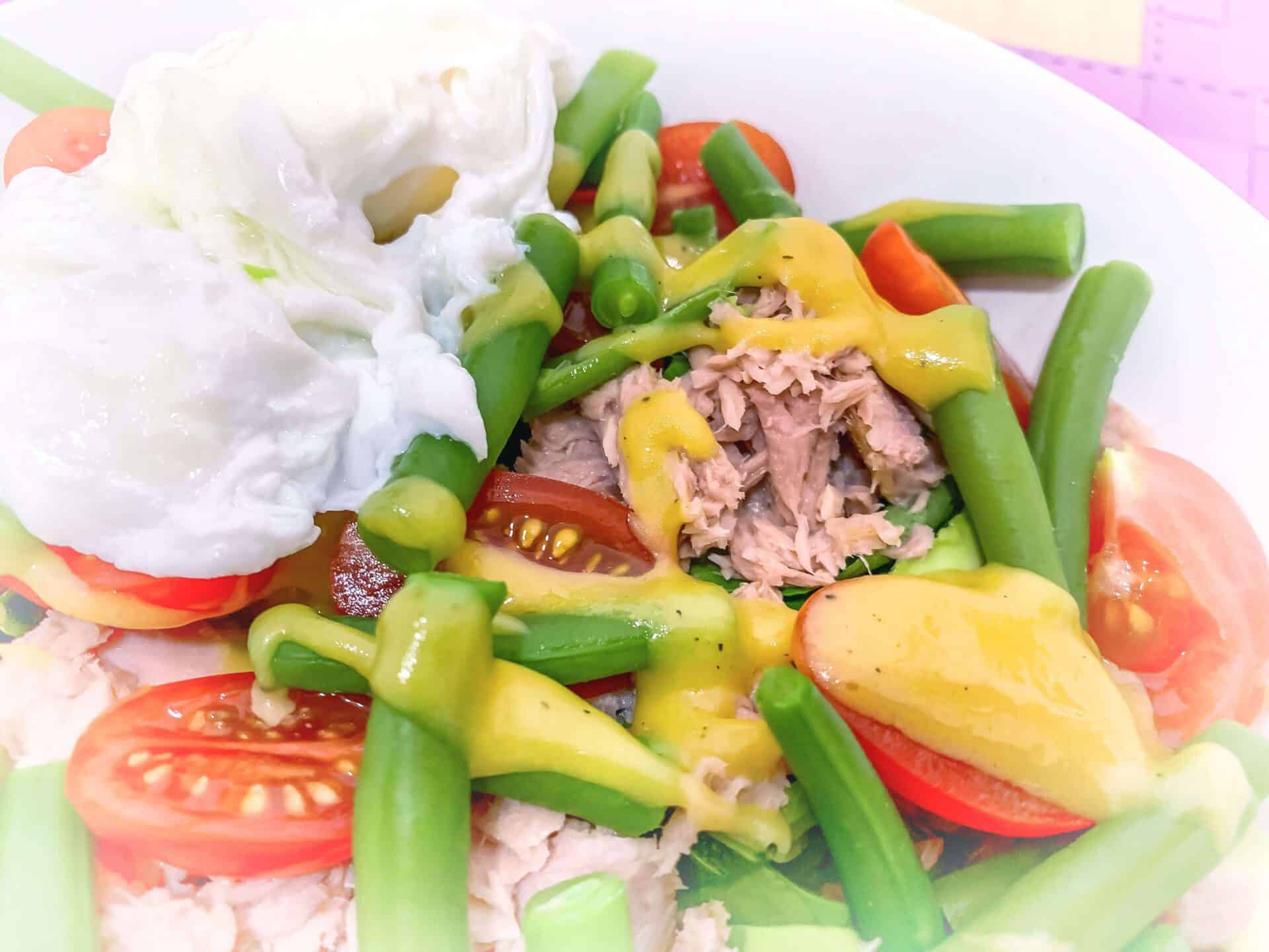 Sałatka z tuńczykiem i zieloną fasolką