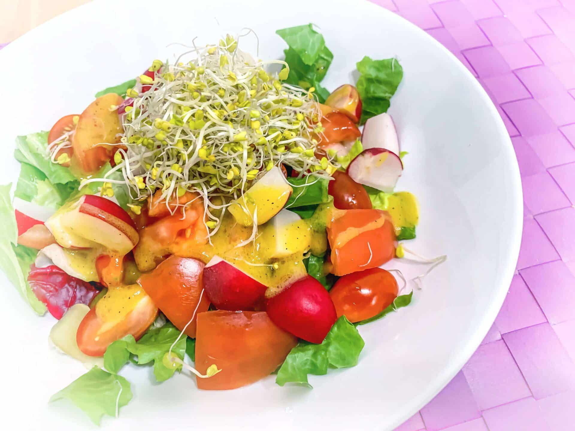 Sałatka z sosem miodowo- musztardowym