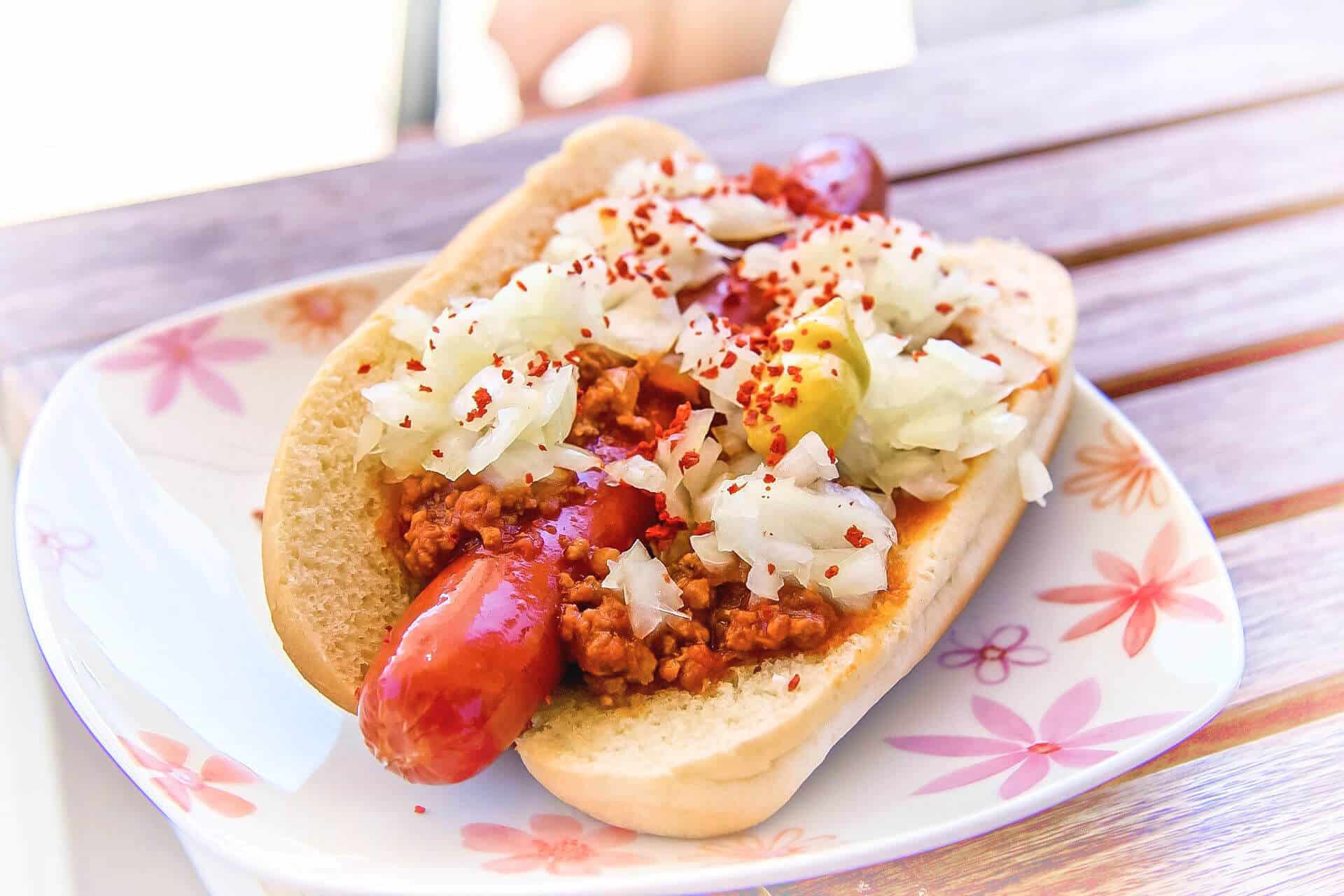 Bardzo mięsny hot-dog
