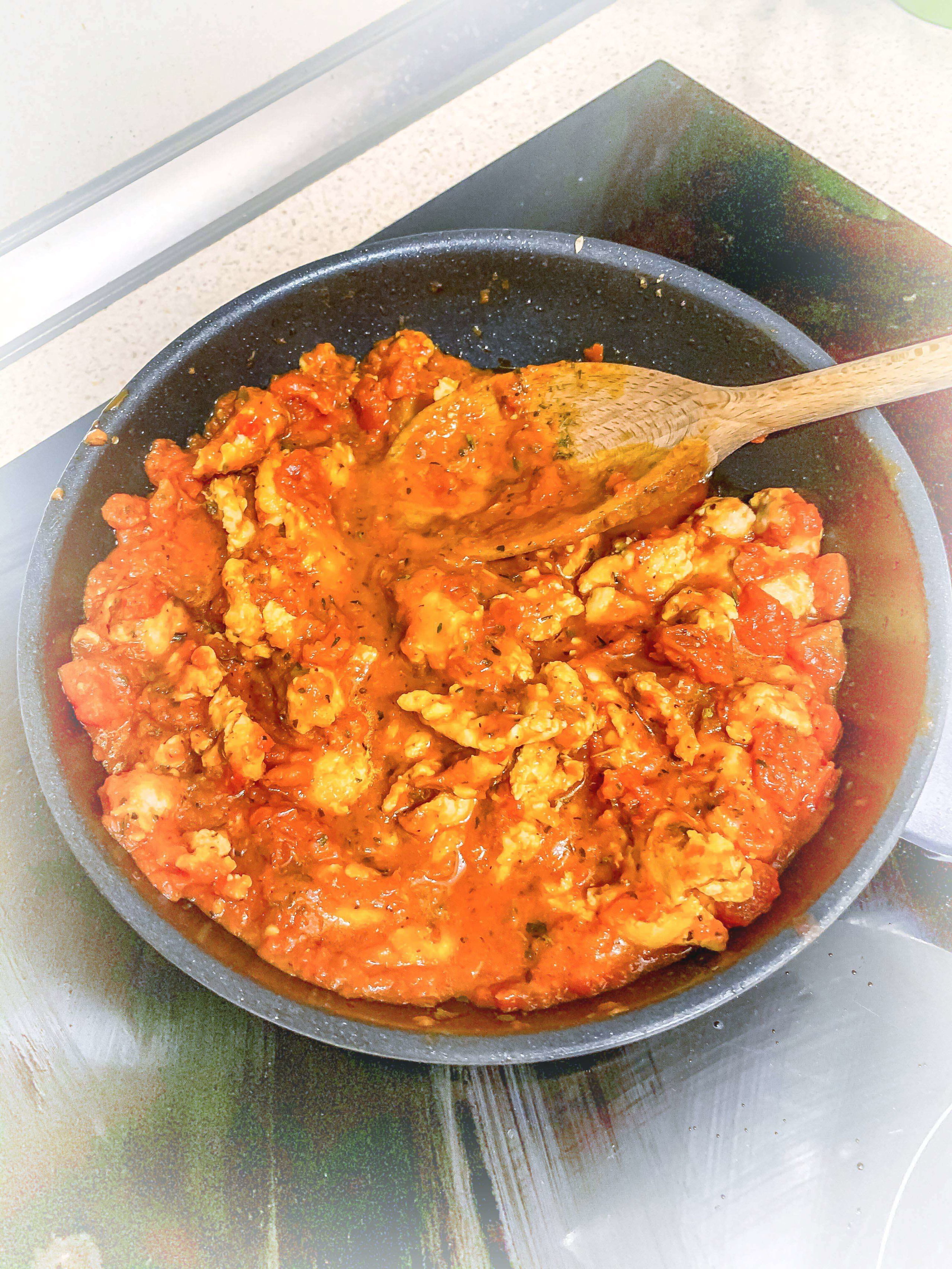 Pomidorowe spaghetti z indykiem