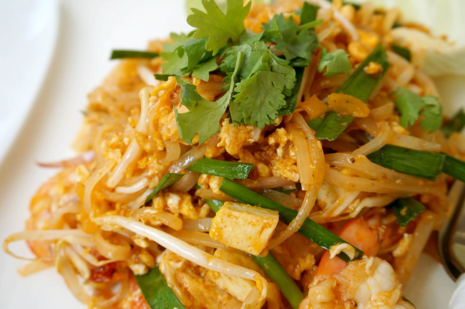 Domowe Pad Thai z kurczakiem