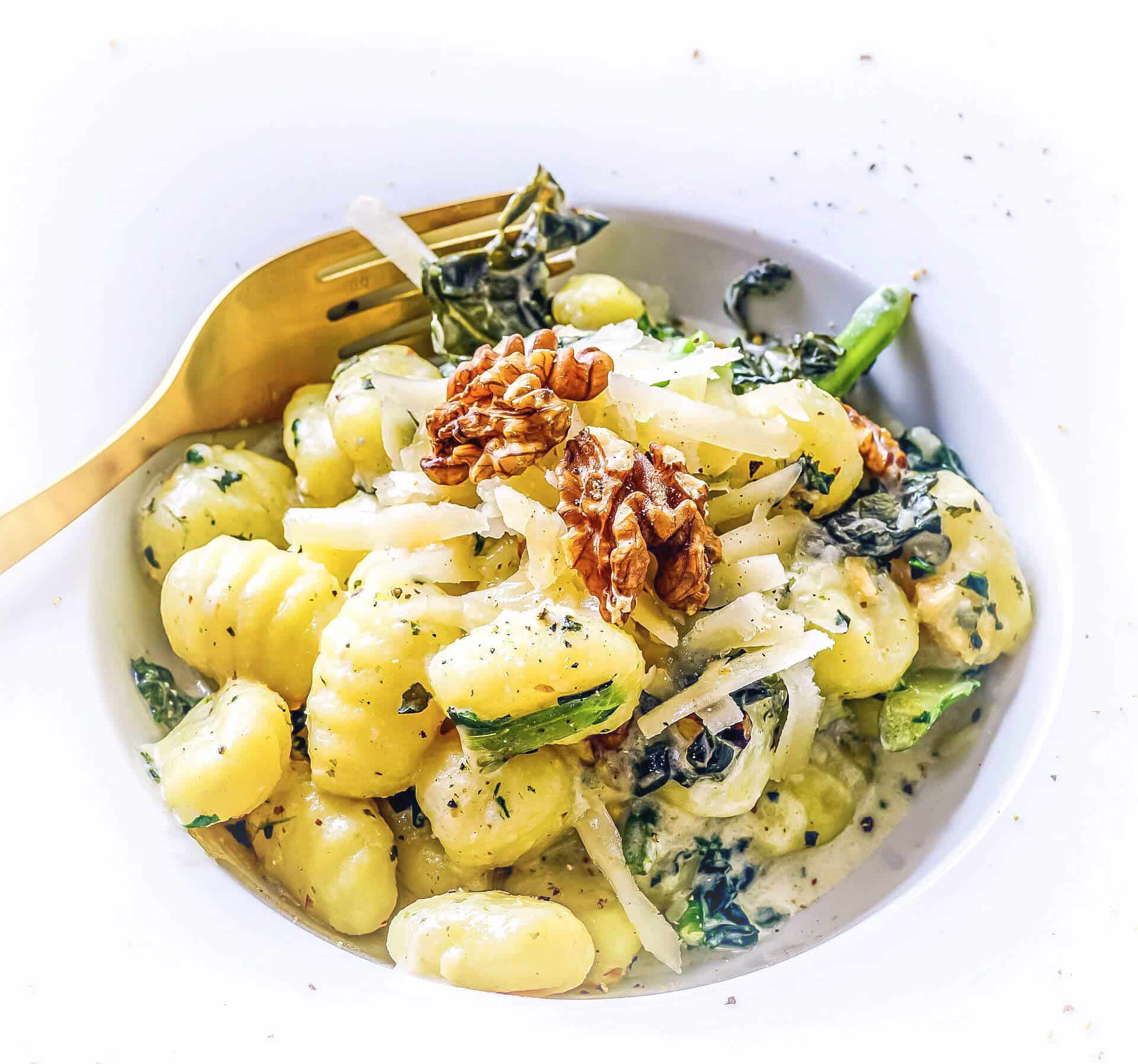 Makaron ze szpinakiem i szparagami