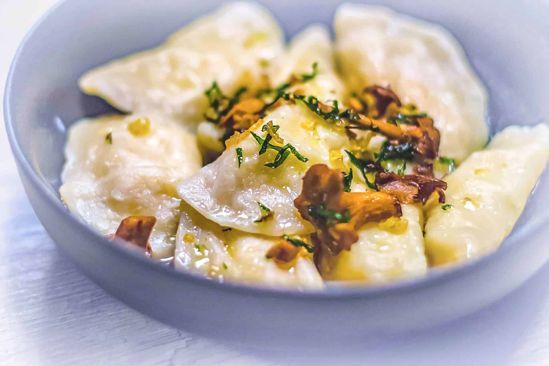 Domowe pierogi z kurkami