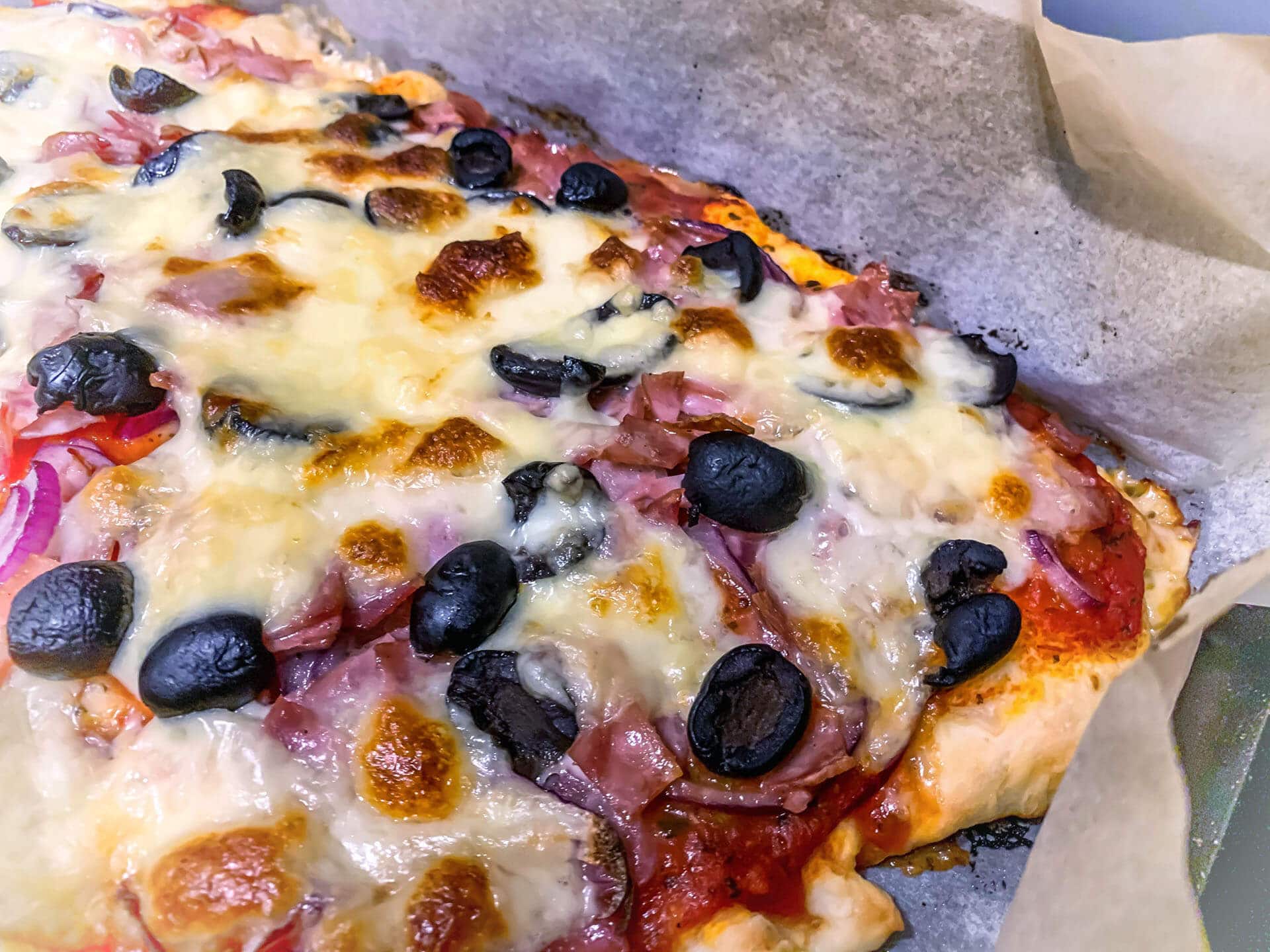 Pizza bez drożdży na wypasie :) 1 Pizza bez drożdży na wypasie :)