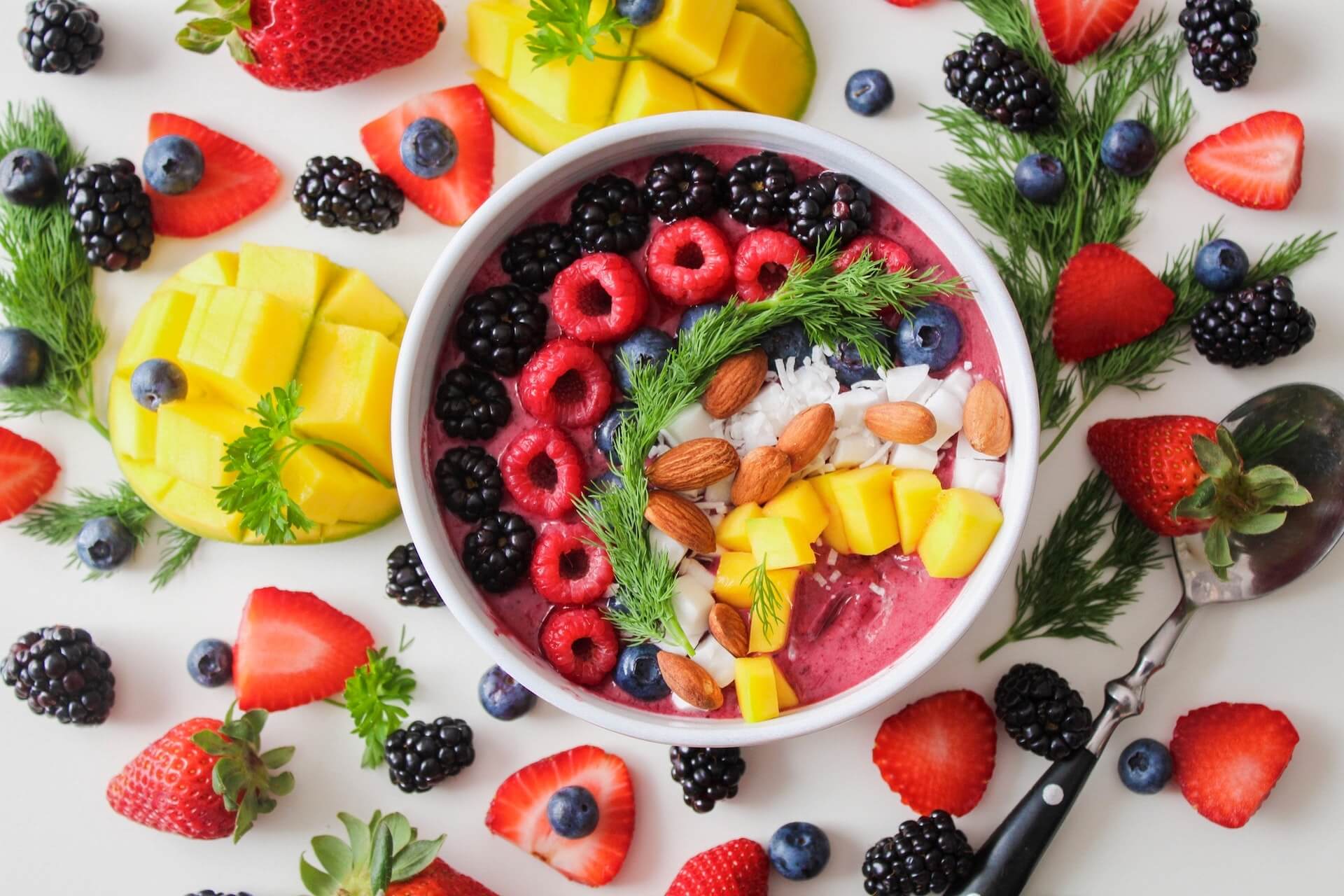 Owocowe smoothie bowl 1 Owocowe smoothie bowl