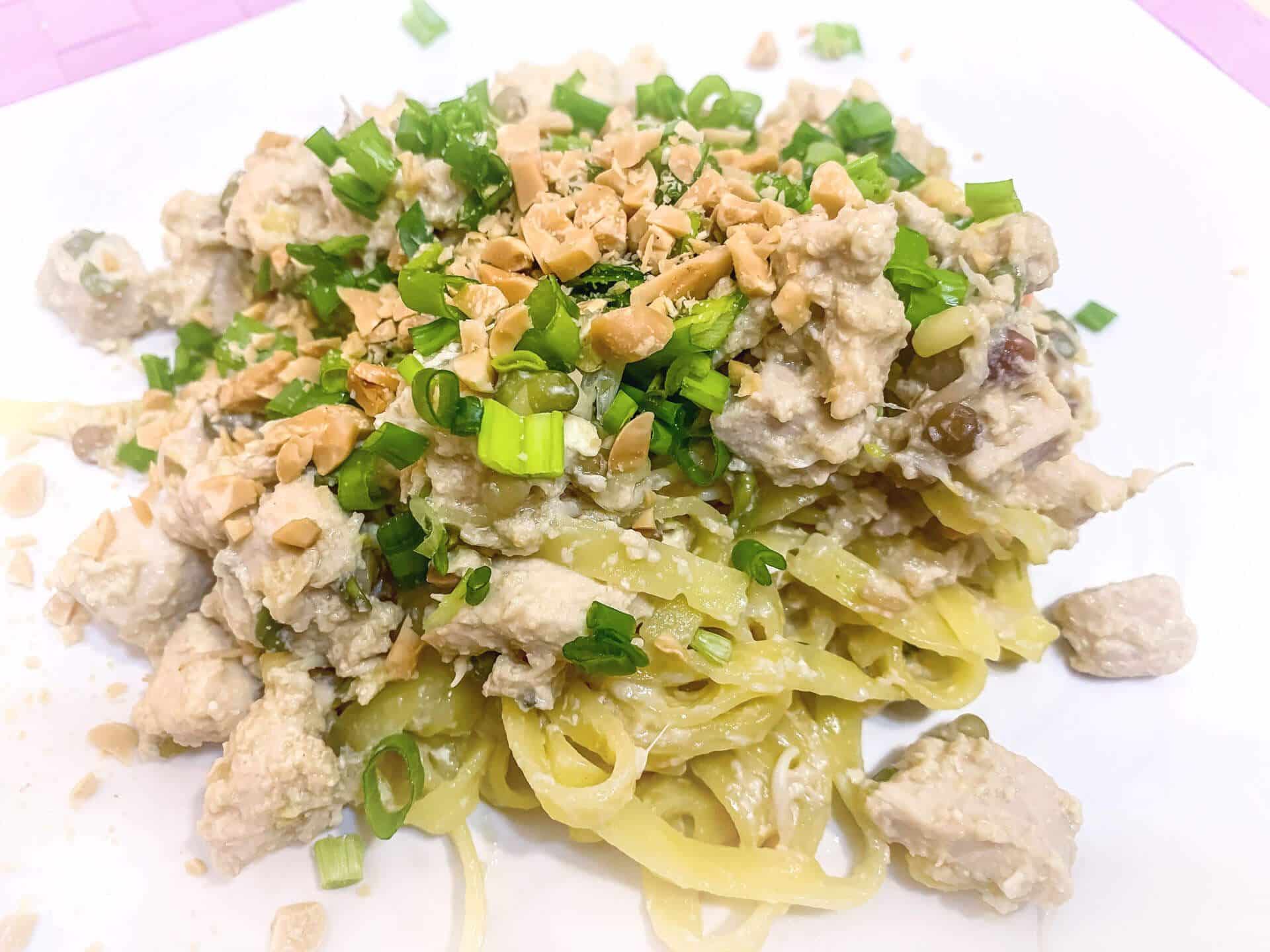 Domowe Pad thai z kurczakiem