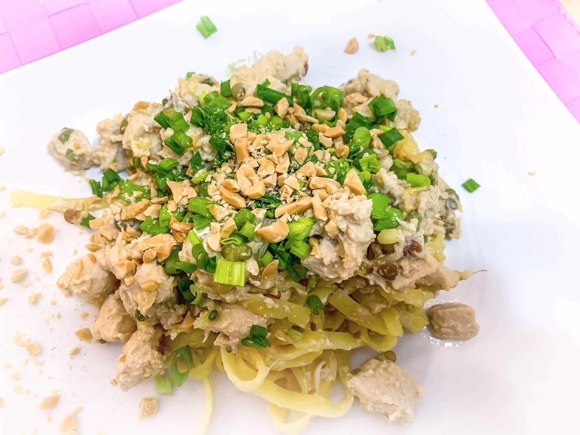 Domowe Pad thai z kurczakiem