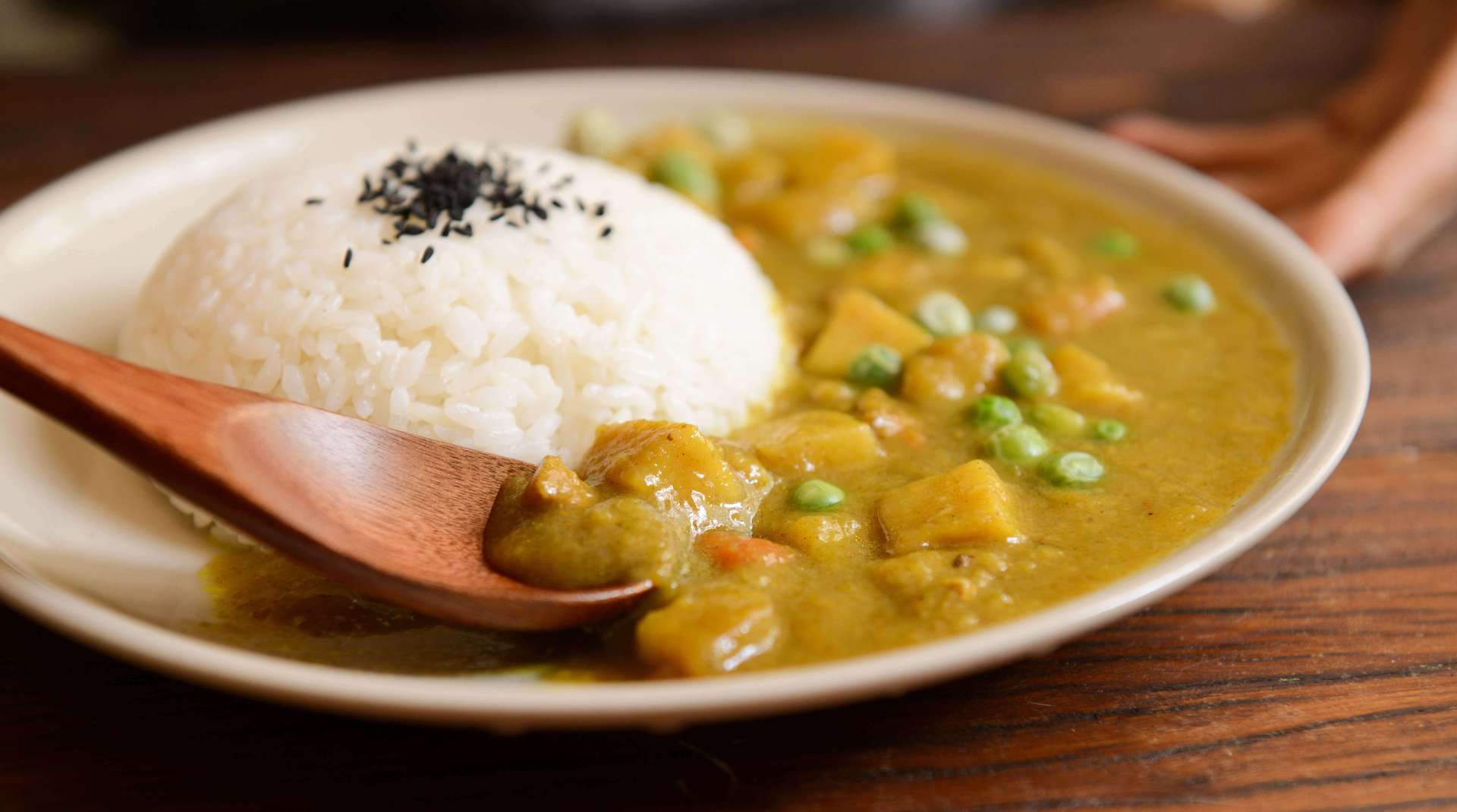Rozgrzewające curry z batatem i groszkiem 1 Rozgrzewające curry z batatem i groszkiem