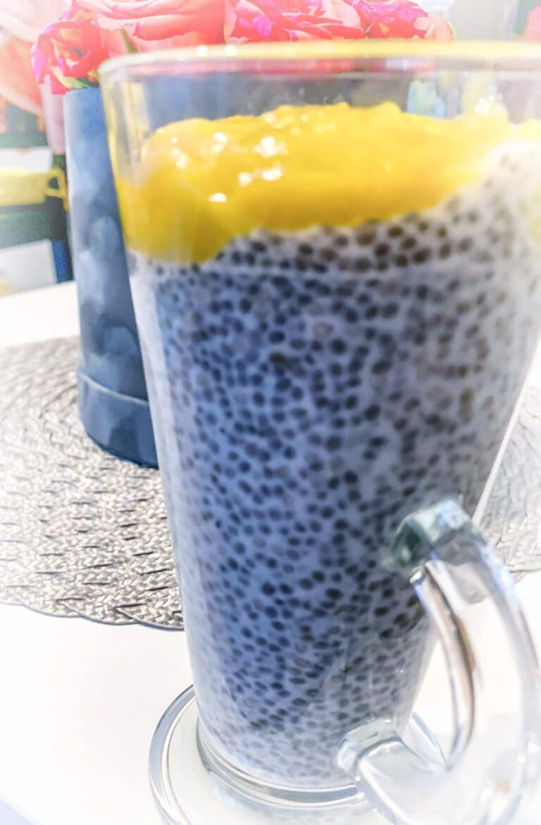 Chia z musem z mango