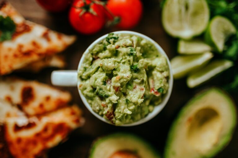 Guacamole z suszonymi pomidorami