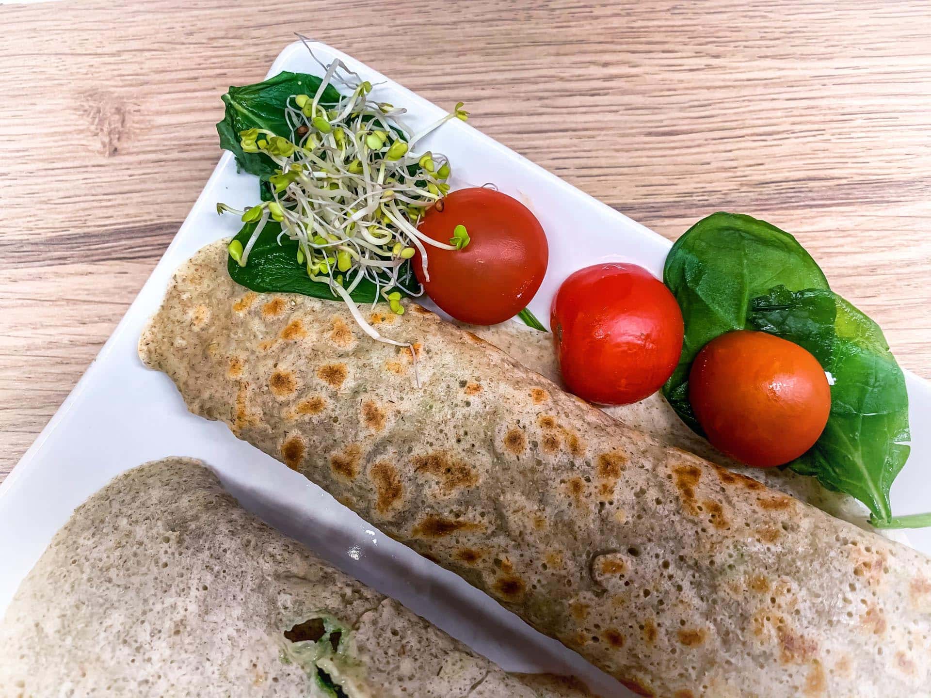 Pełnoziarniste naleśniki ze szpinakiem i fetą