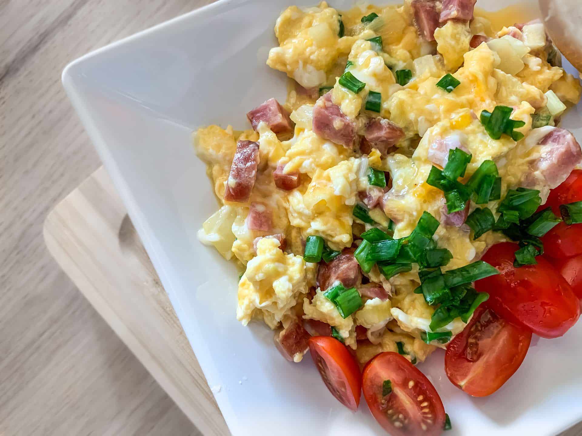 Jajecznica z kiełbasą