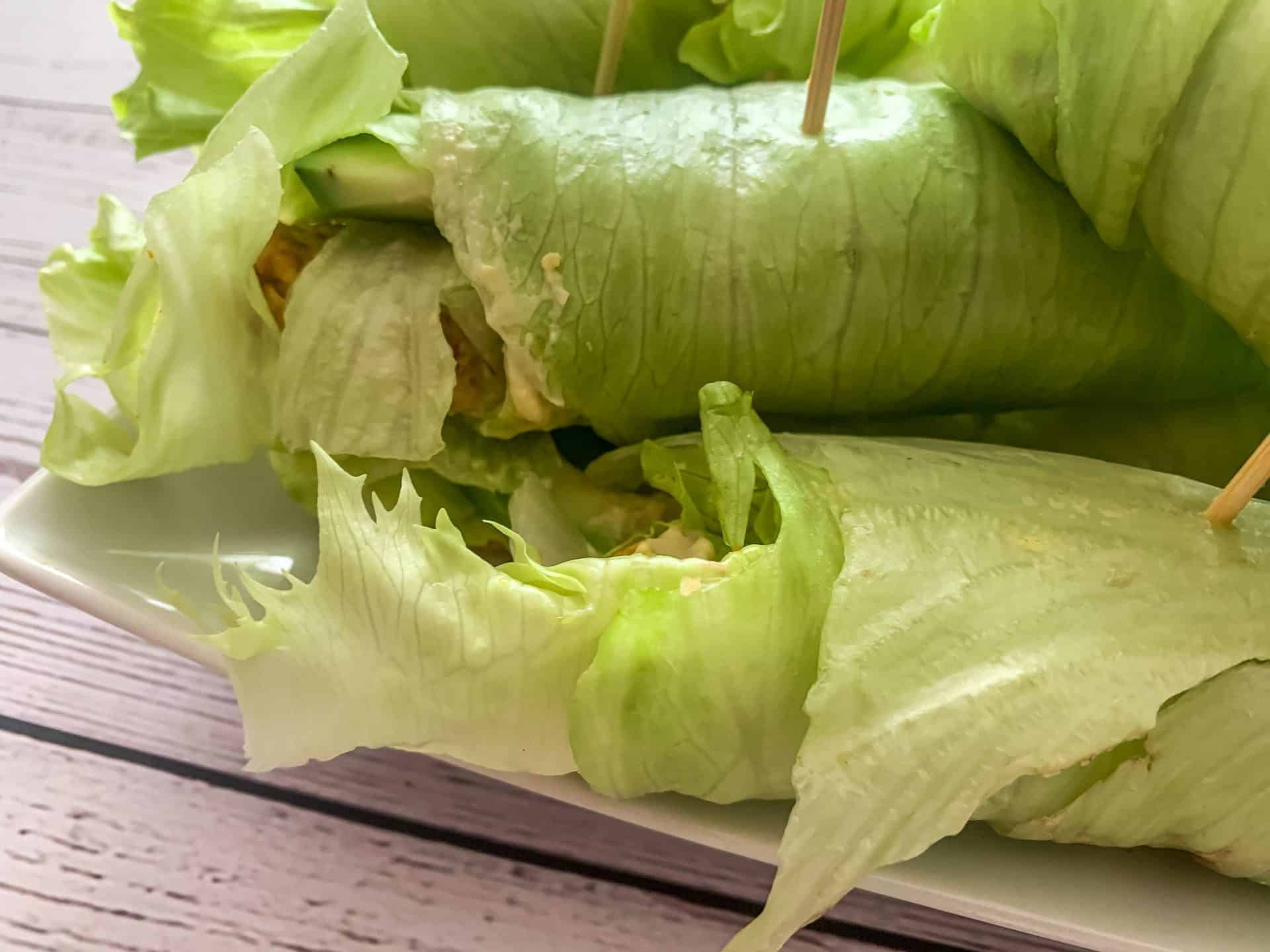 Błyskawiczne rollsy z sałaty