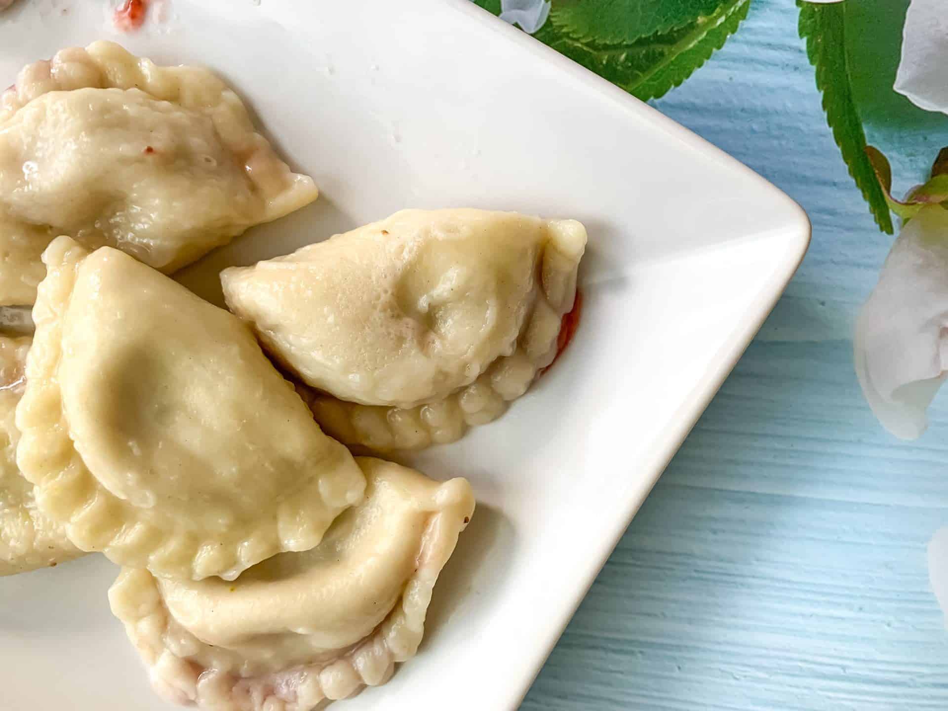 Pierogi z musem truskawkowym