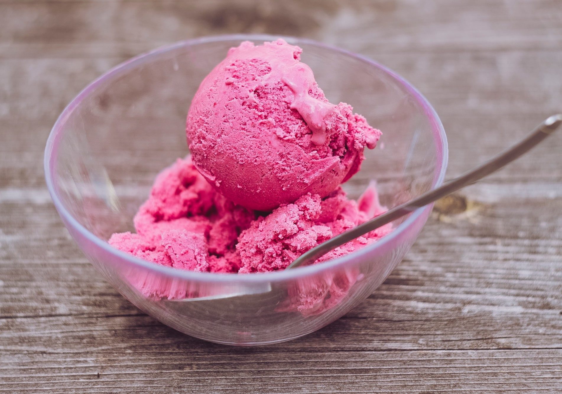 Lody jagodowe