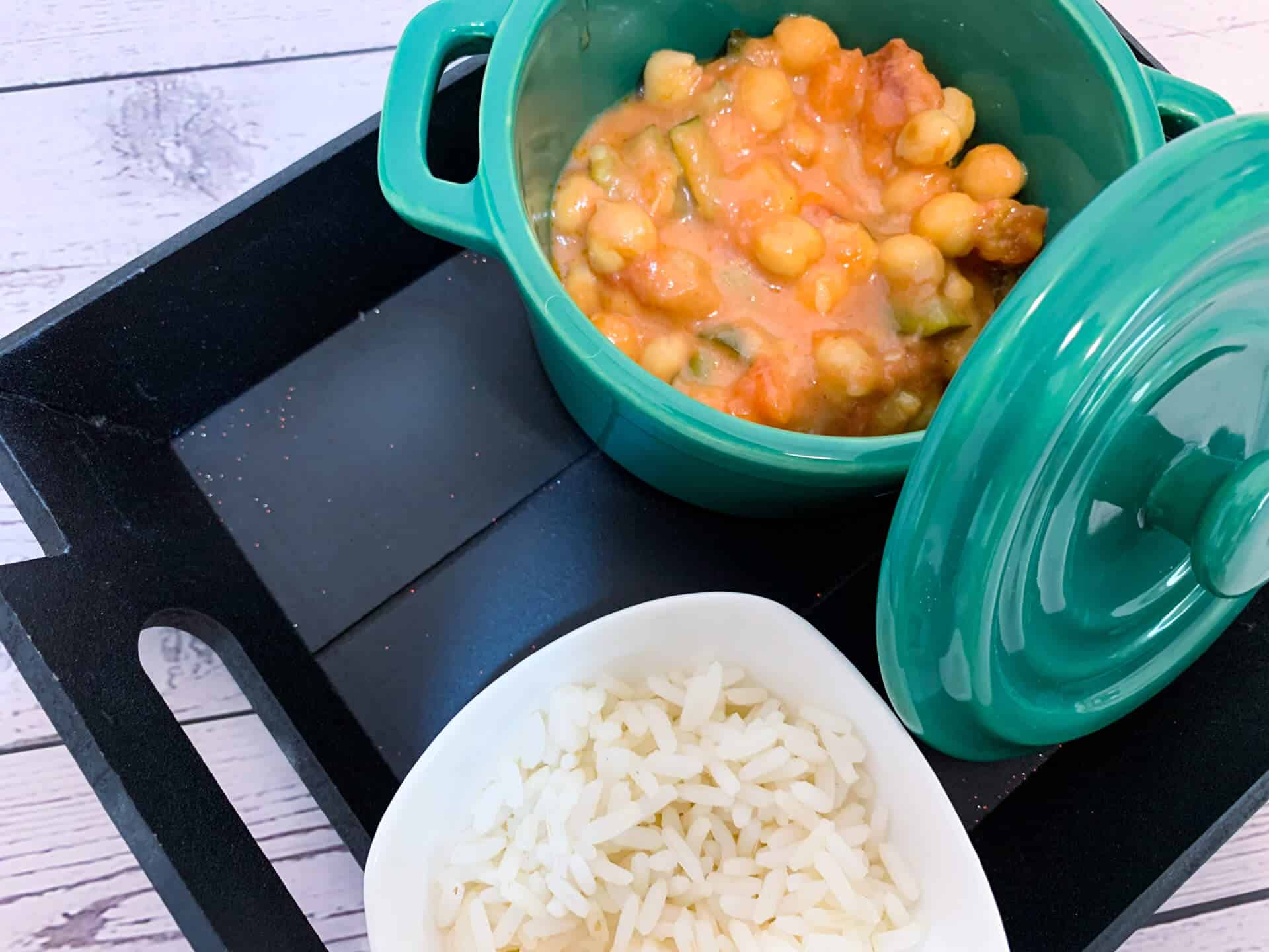 Cieciorka z cukinią w sosie pomidorowym 1 Cieciorka z cukinią w sosie pomidorowym