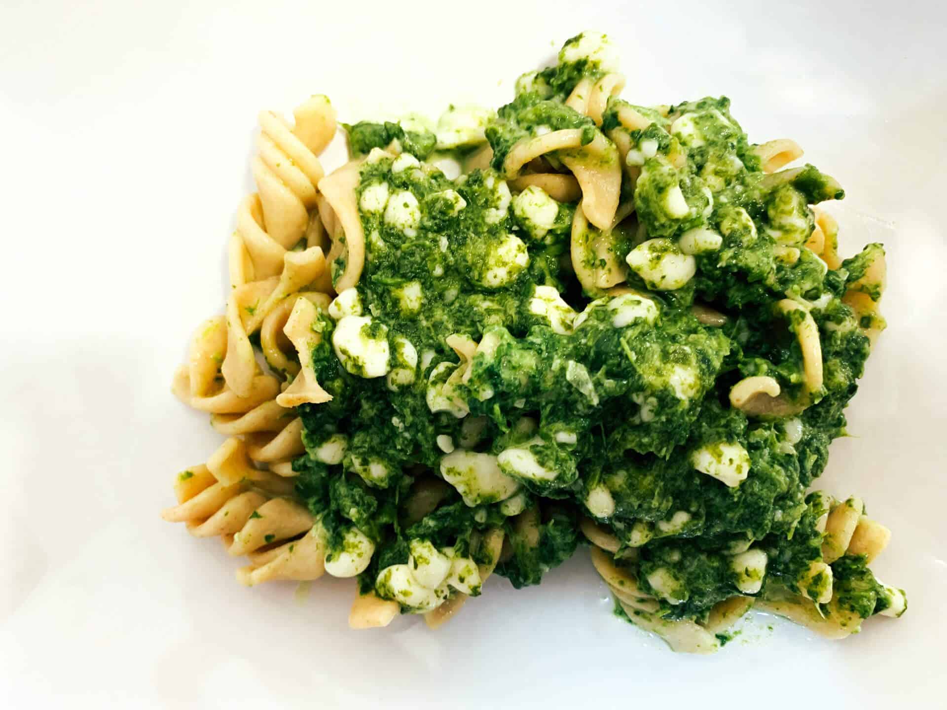 Makaron ze szpinakiem i mozzarella