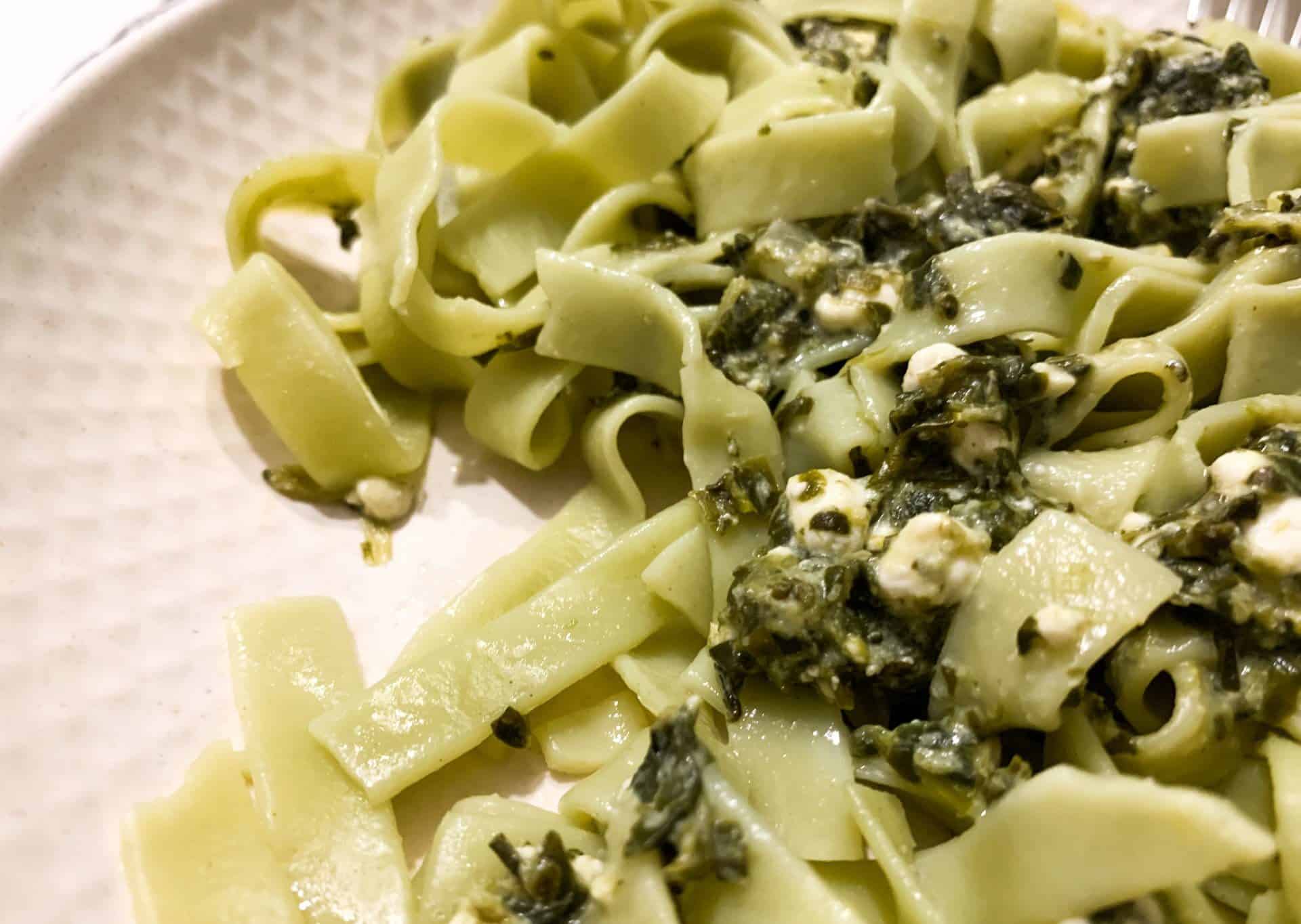 Tagliatelle ze szpinakiem i fetą