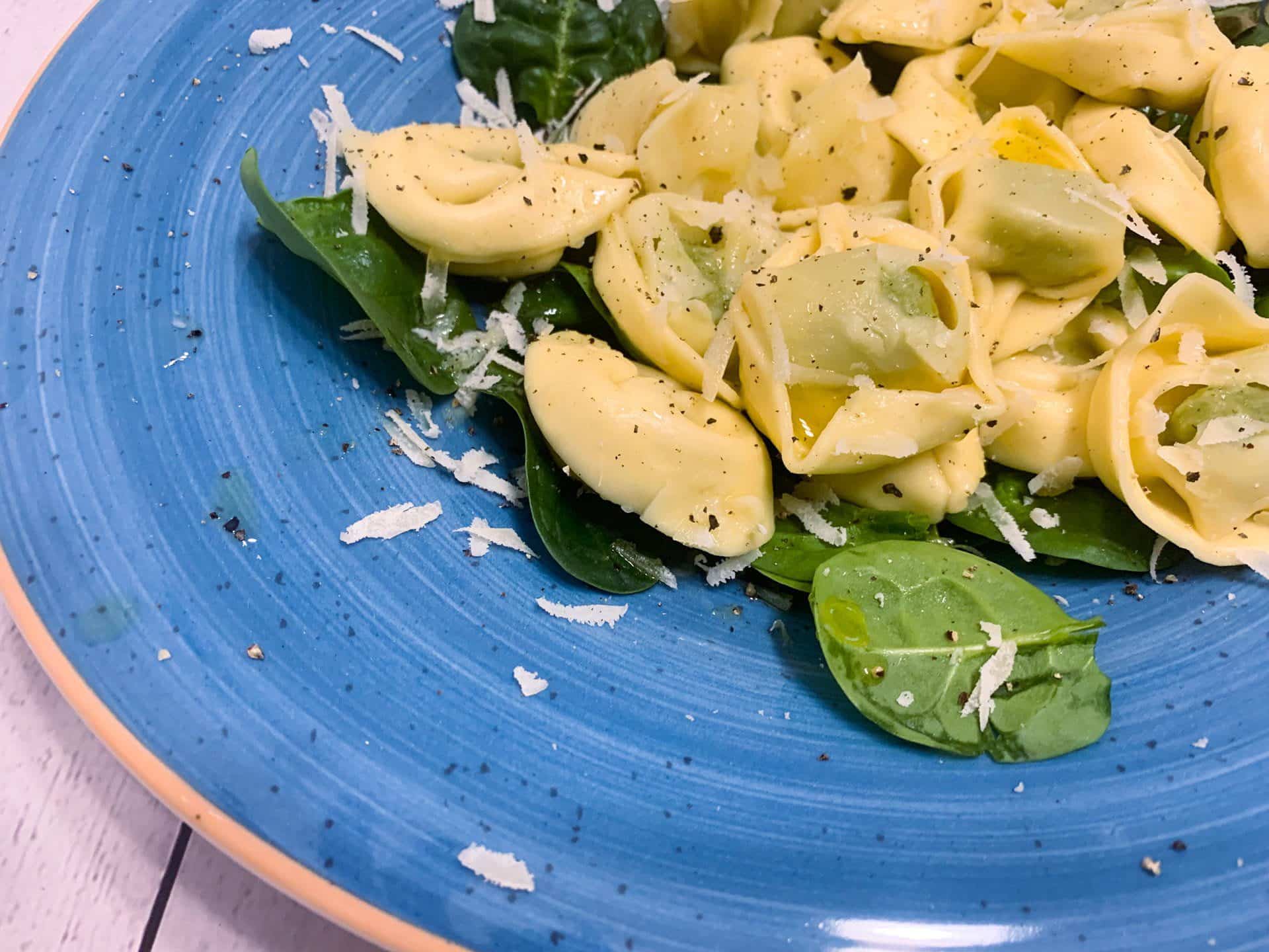 Tortellini ze szpinakiem i ricottą