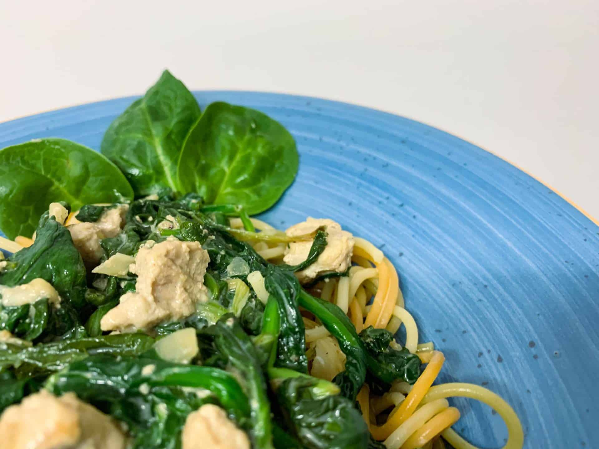 Spaghetti z indykiem i szpinakiem 2 Spaghetti z indykiem i szpinakiem