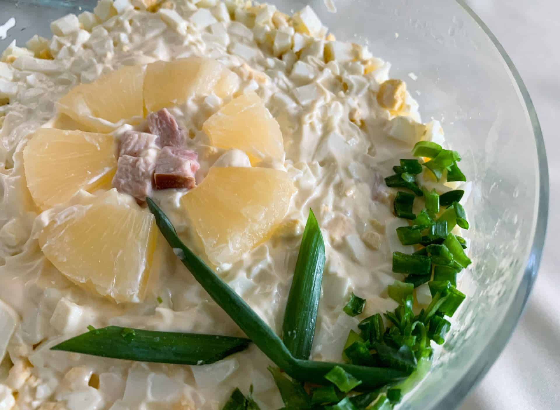 Przekąski na sylwestra 13 Sałatka hawajska z szynką