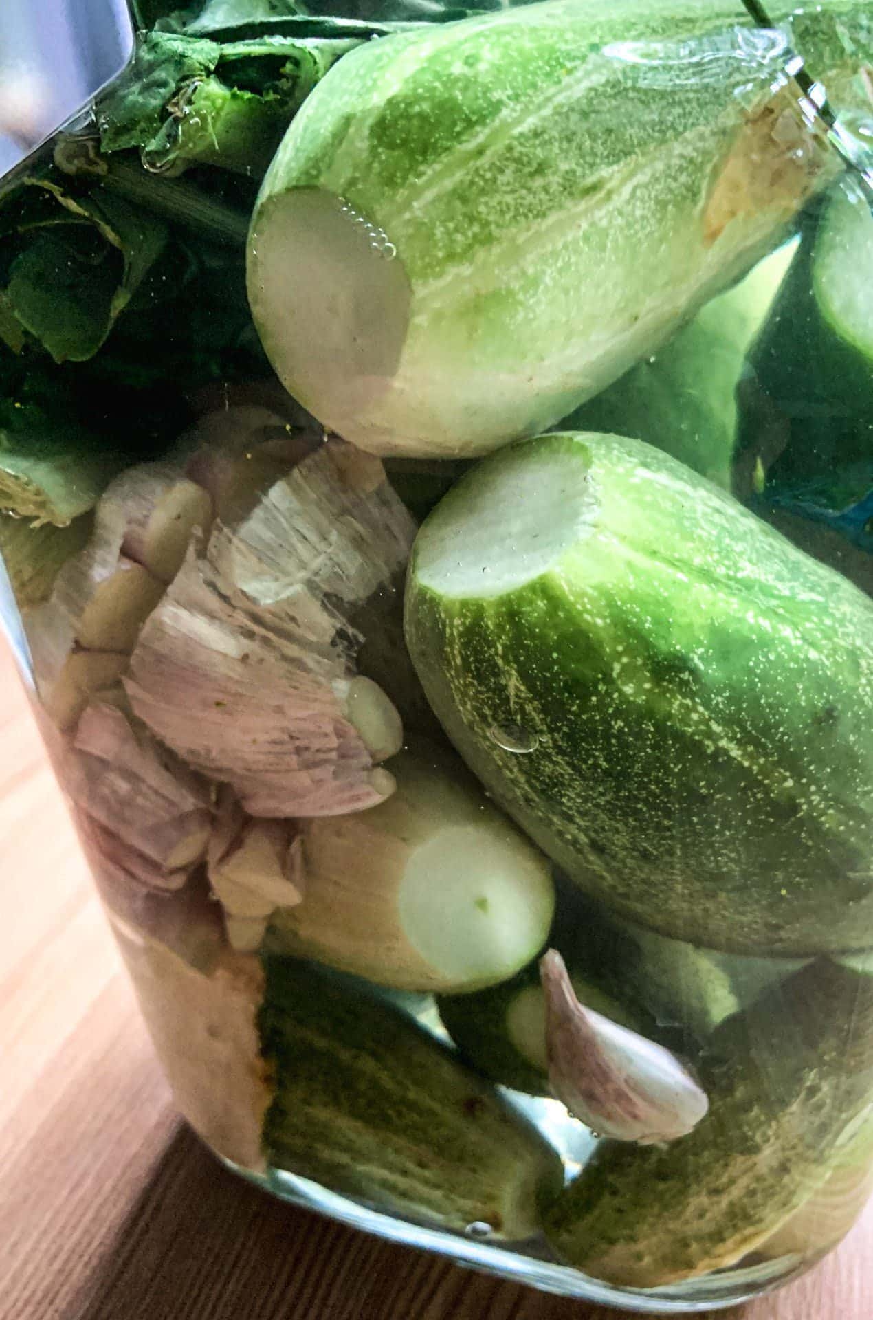 Błyskawiczne ogórki małosolne