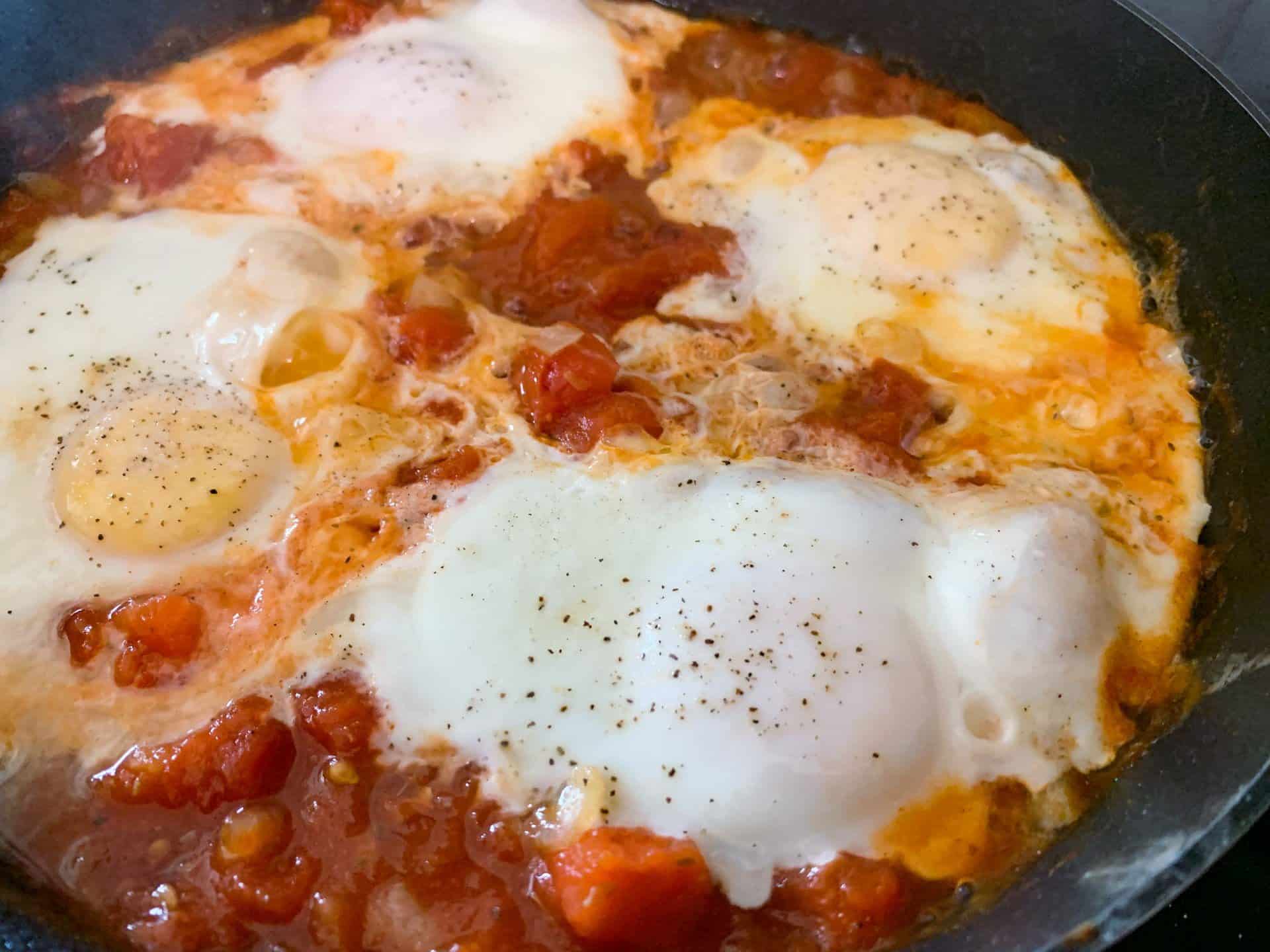 Szybka szakszuka w stylu orientalnym