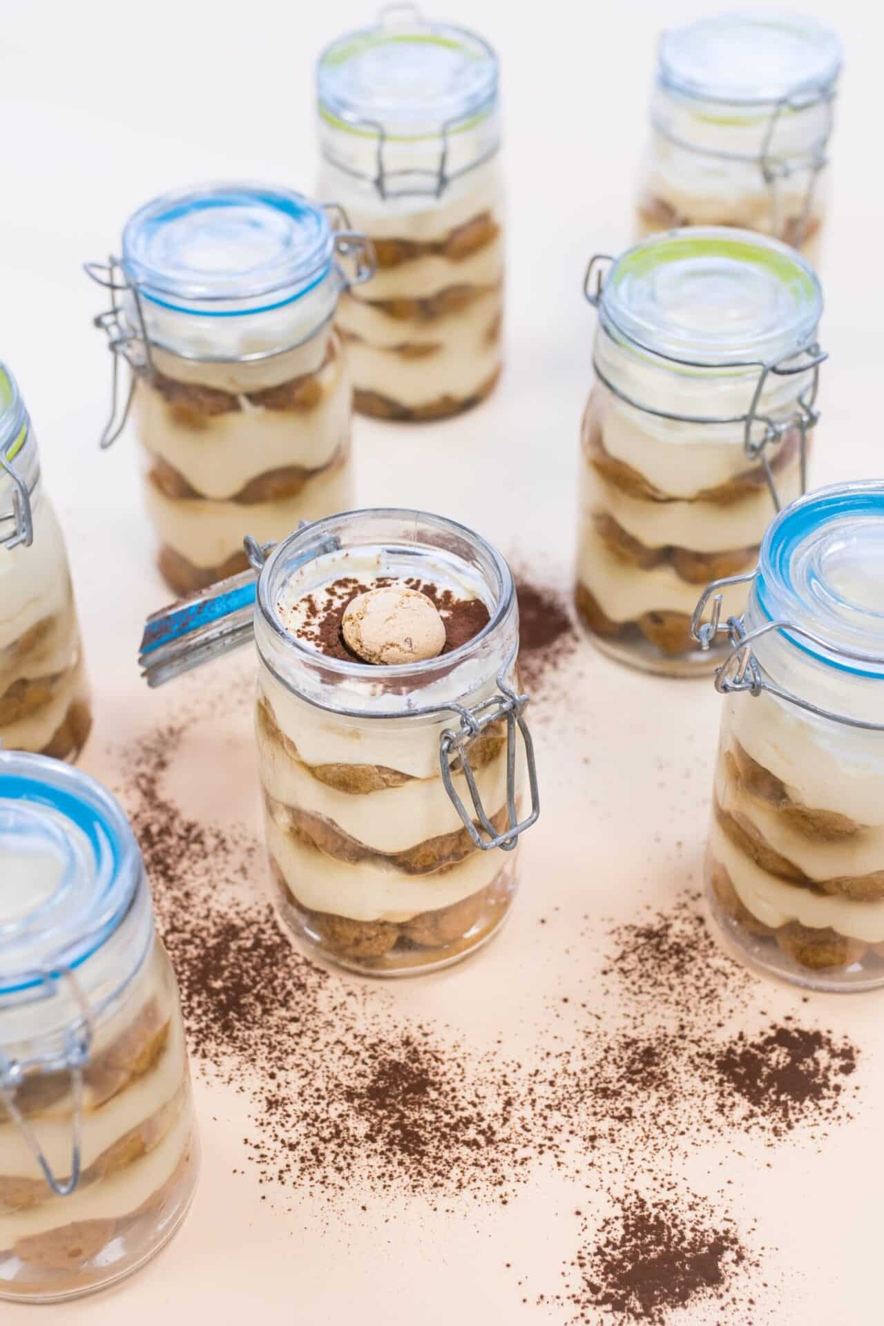 Deser Tiramisu w mini słoiczkach