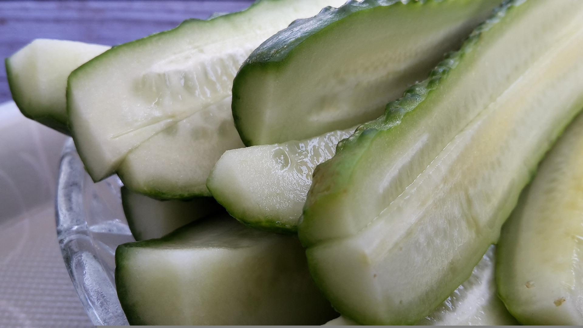 Ogórki małosolne na sucho w 1 dzień