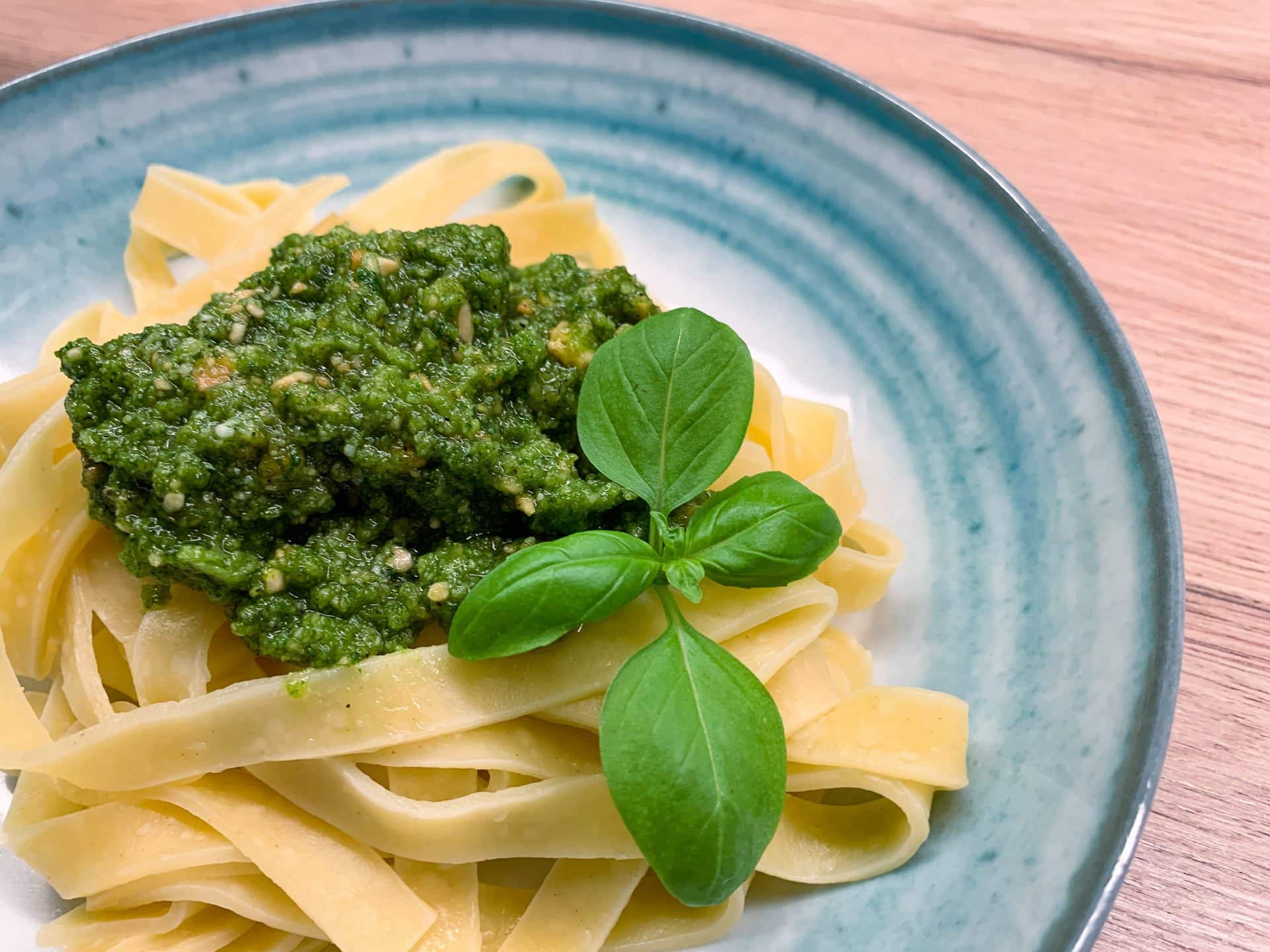 Makaron z pesto