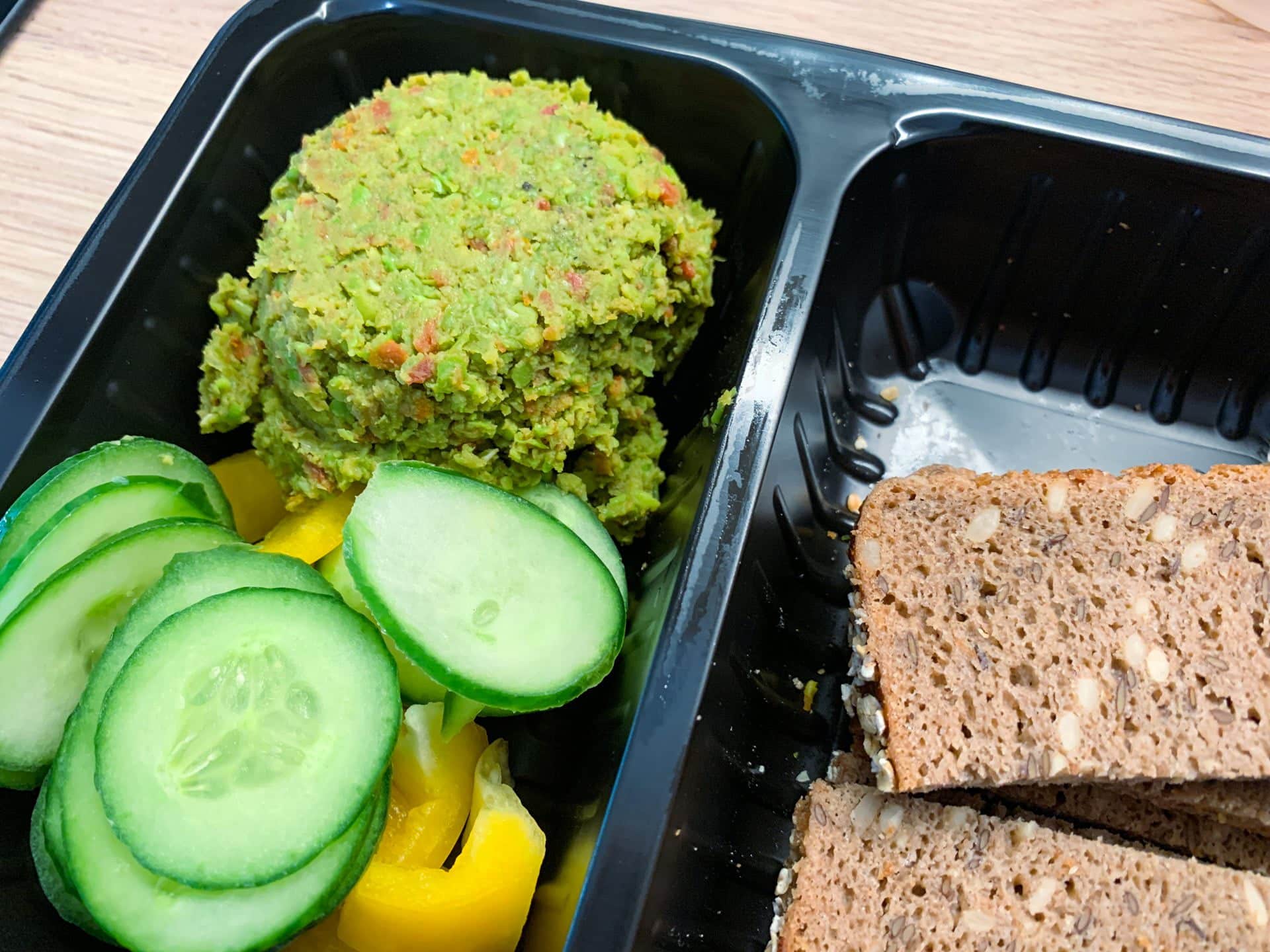 Catering dietetyczny w Warszawie - pasta z zielonego groszku