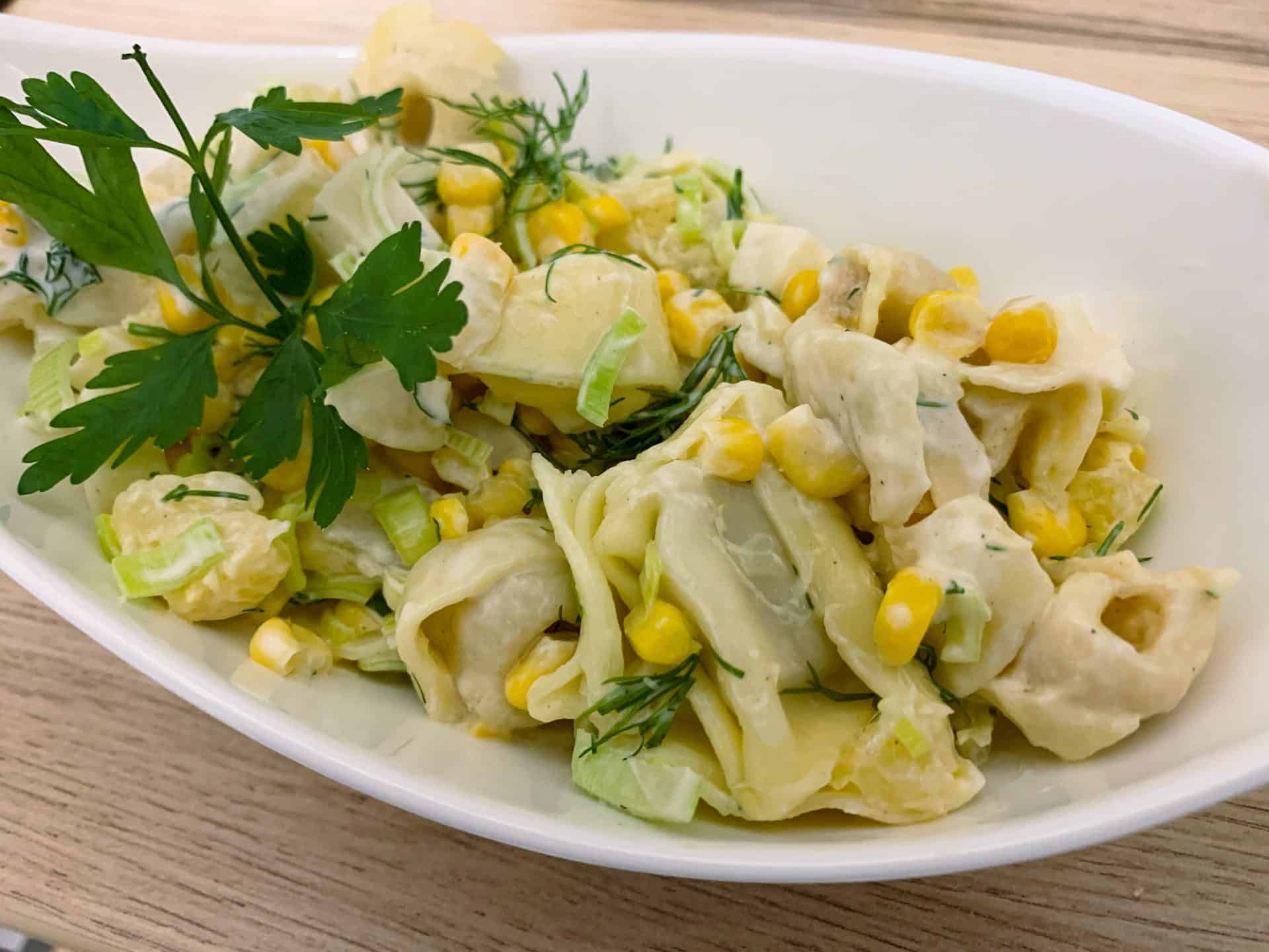 Przekąski na sylwestra 9 Sałatka z tortellini na słodko