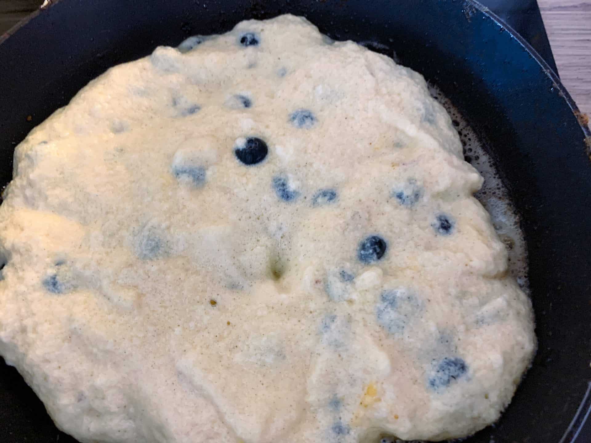 Omlet z borówkami
