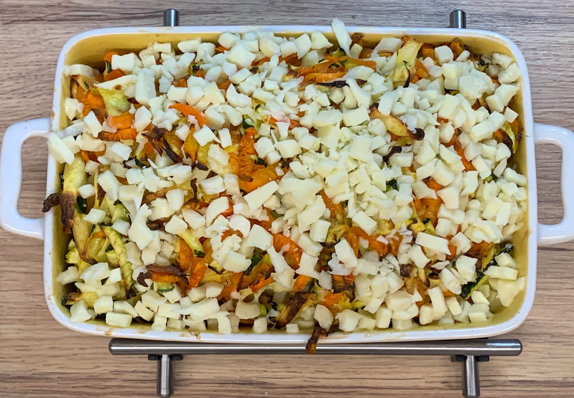 Zapiekany filet z kurczaka z serem i warzywami