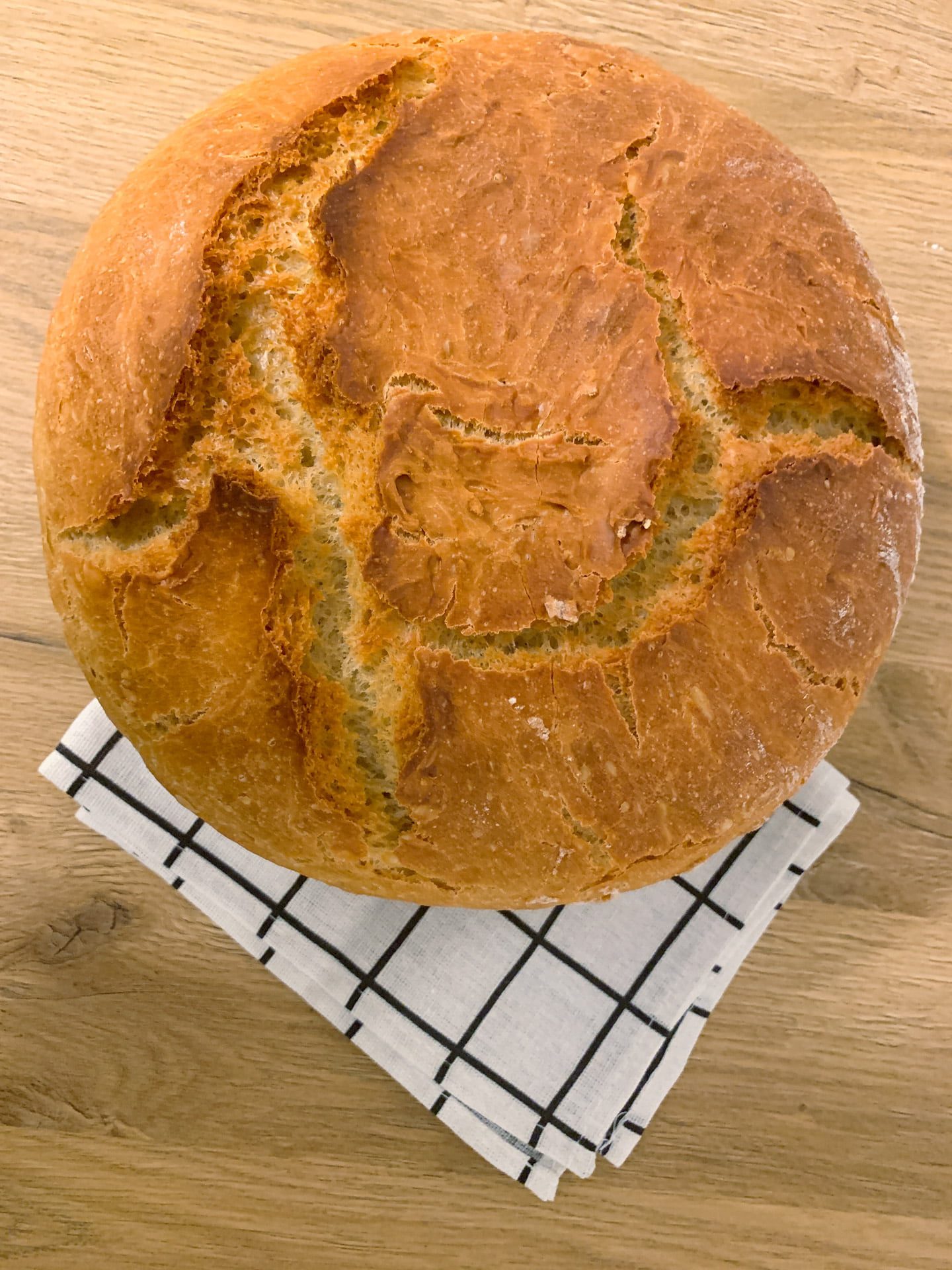 Chleb bezglutenowy z naczynia żaroodpornego